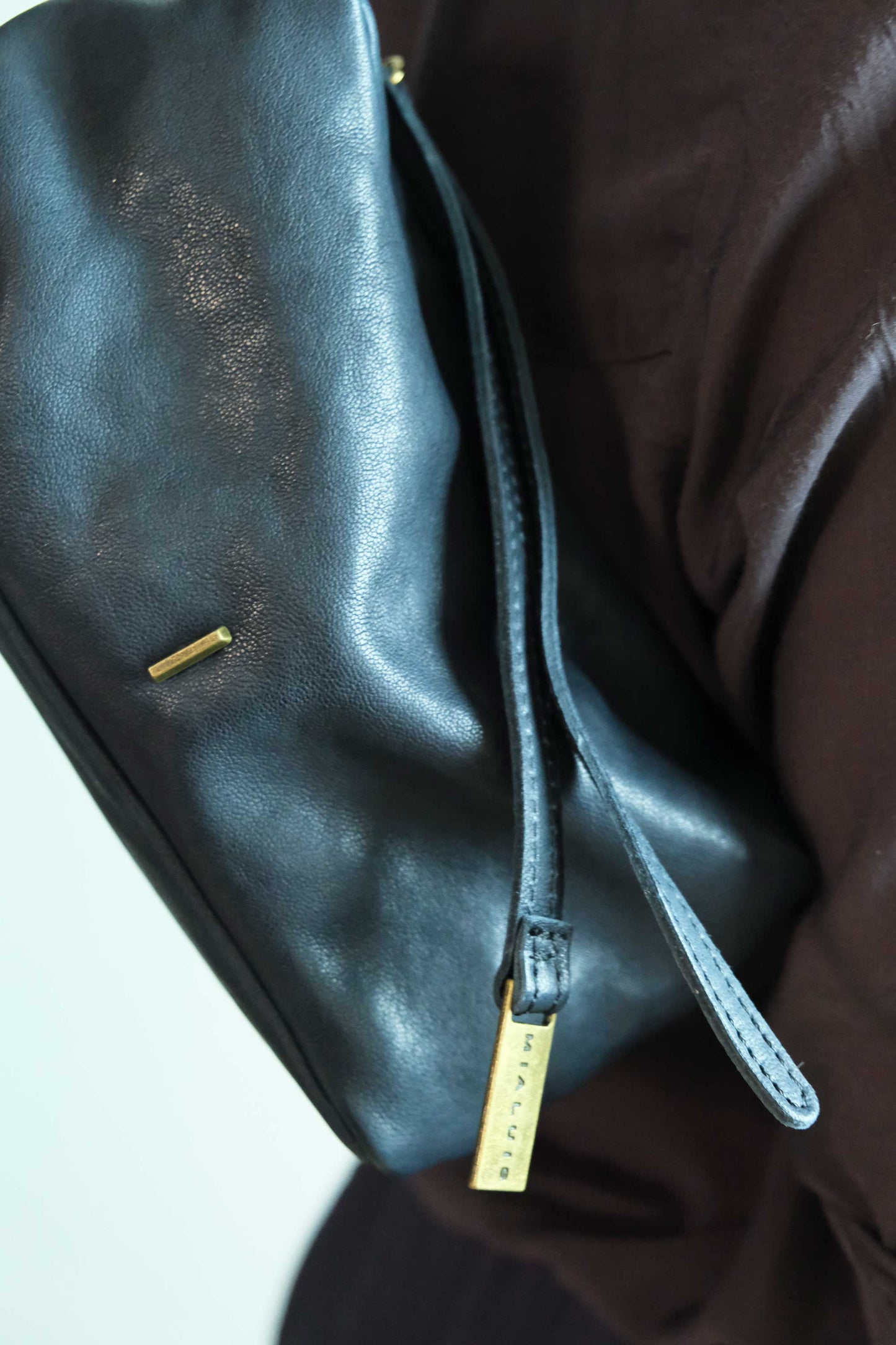 Bobo mini in Navy nappa vegetable leather