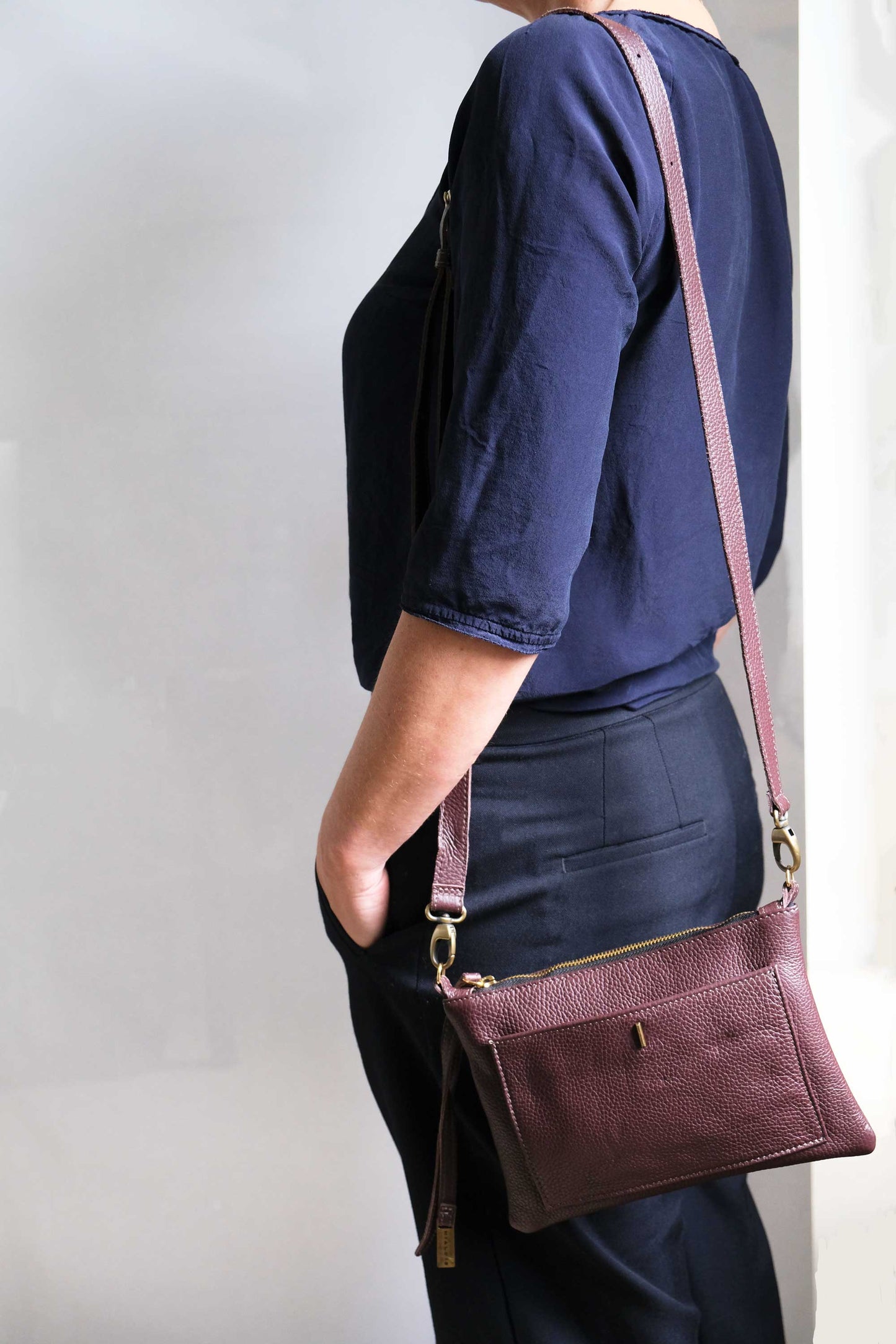 Mikin pochette in soft burgundy leather