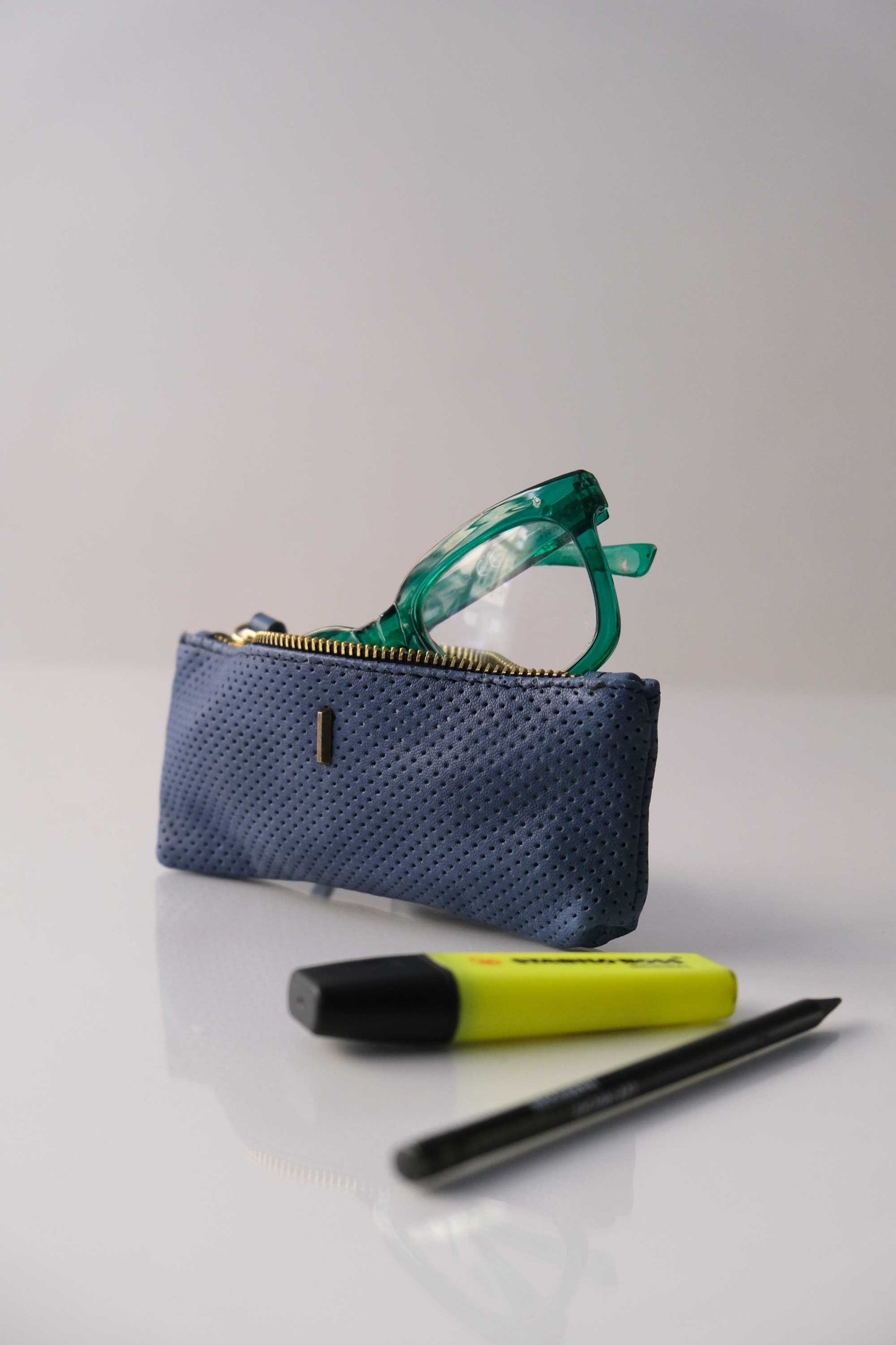 Mix nappa forata denim - Pochette sostenibile - Made in Italy -
