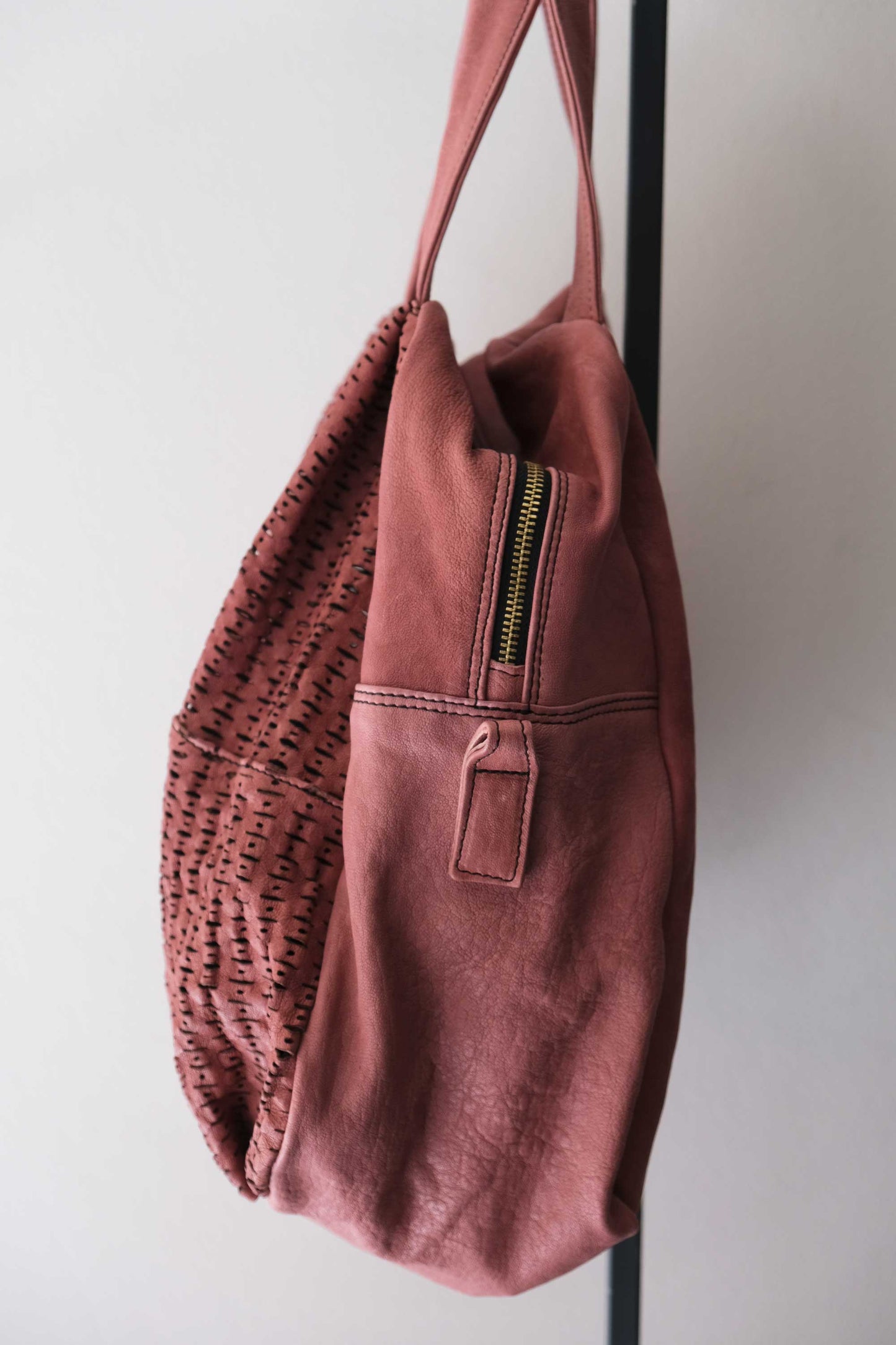 Riri tote bag in malva perforated giunco nappa - Made in Italy -