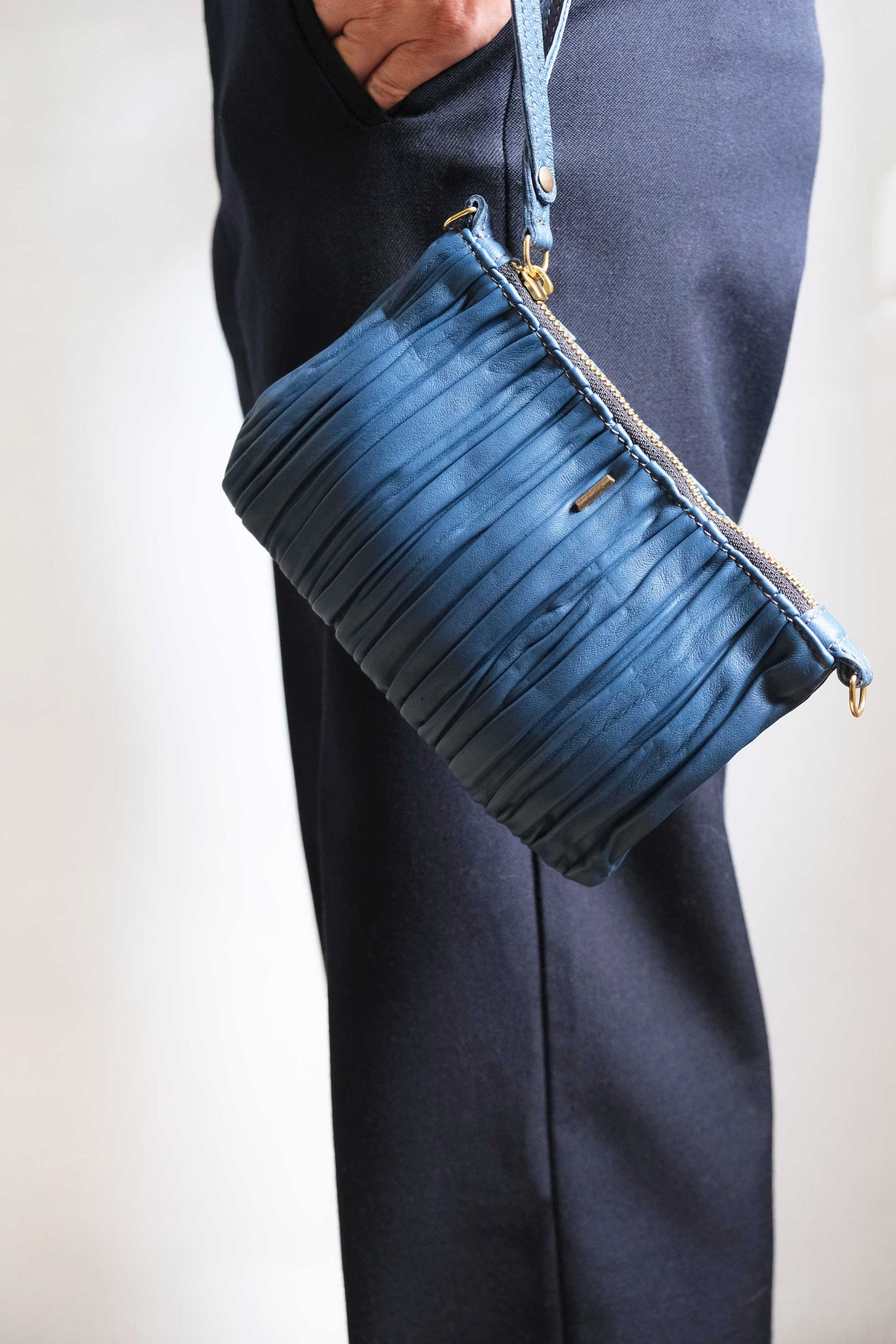 Tina pochette in denim pleated leather