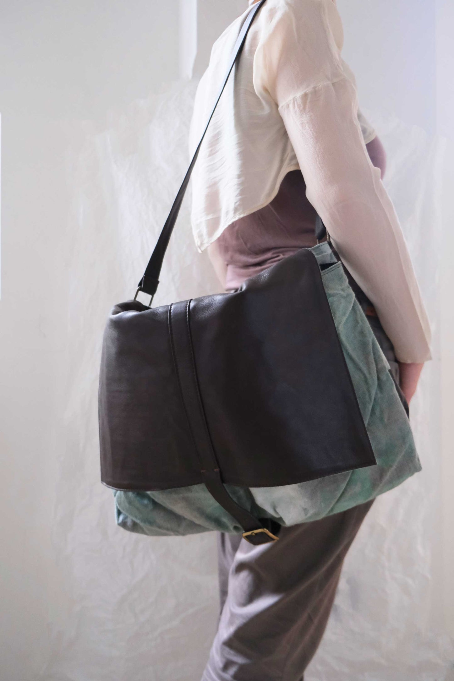 Tommy in soft leather and linen hand painted green