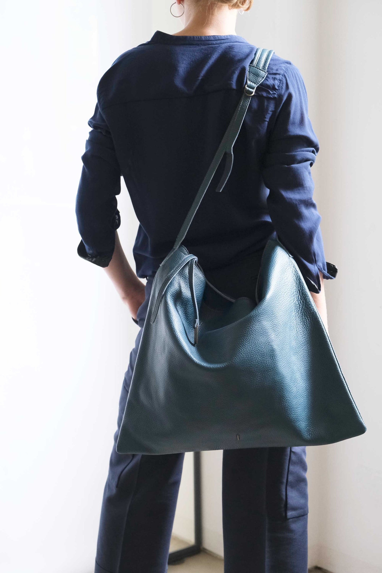 Valentina hobo bag in leather with natural grain