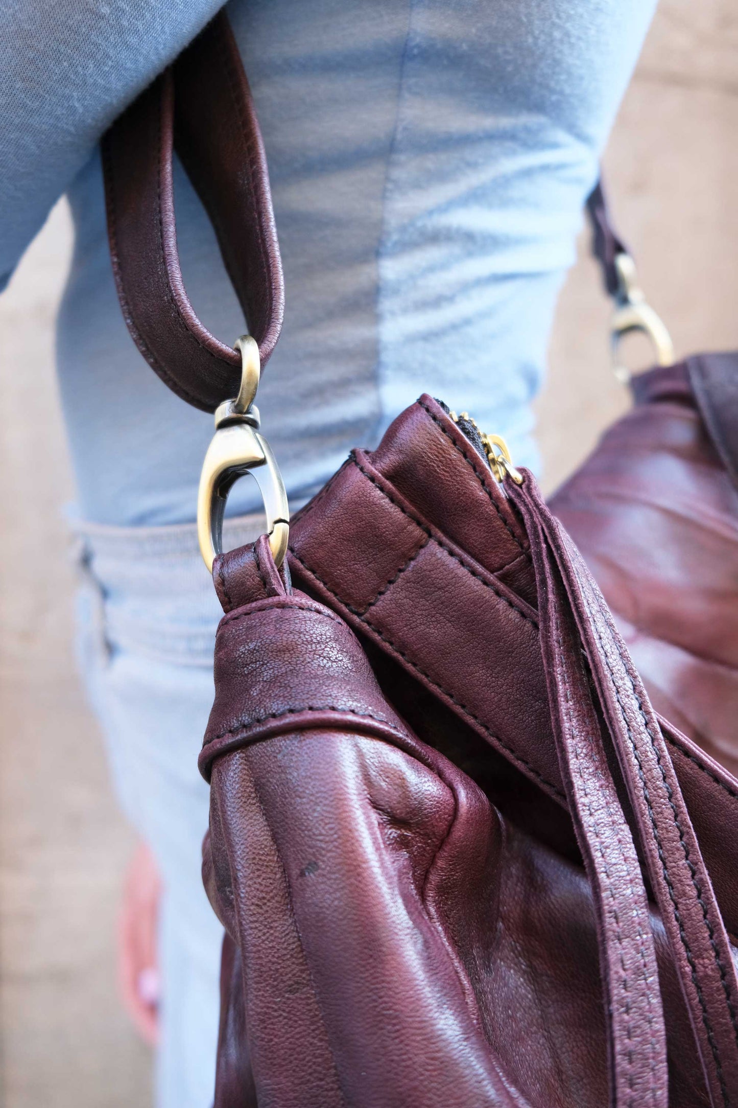 LAUNCH PRICE €298 UNTIL OCTOBER 30 - Valy tote bag in soft nappa lomé plum - Made in Italy -