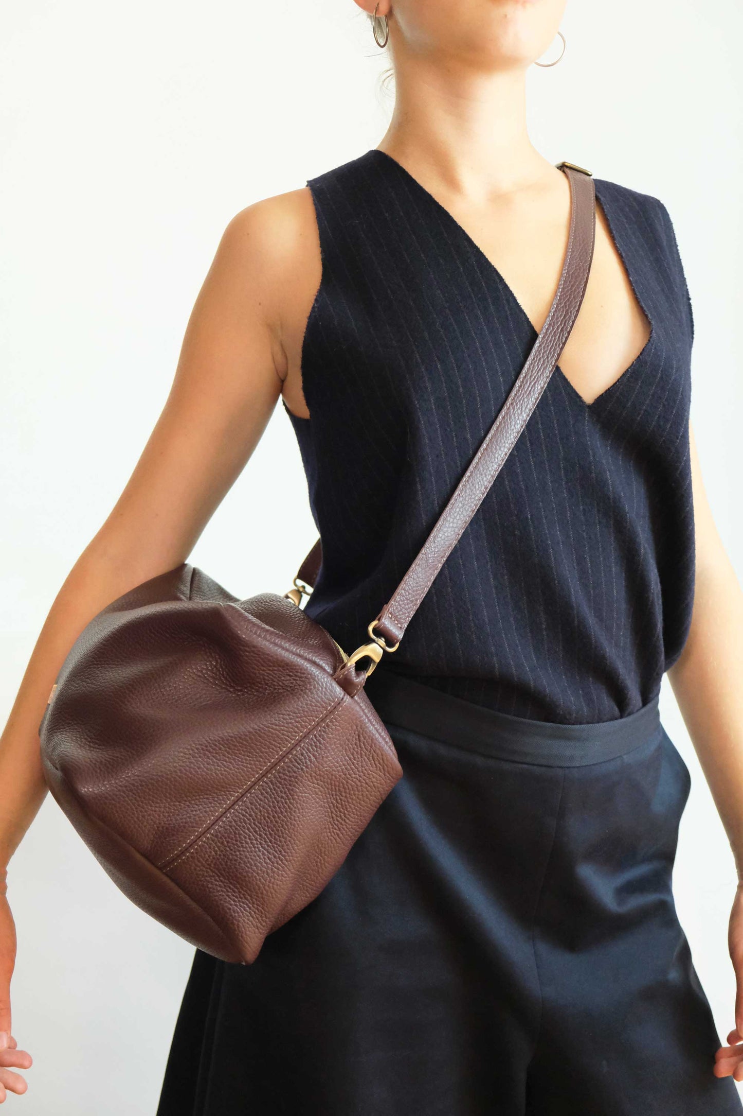 Bobo Torchon top handle bag in leather with natural grain