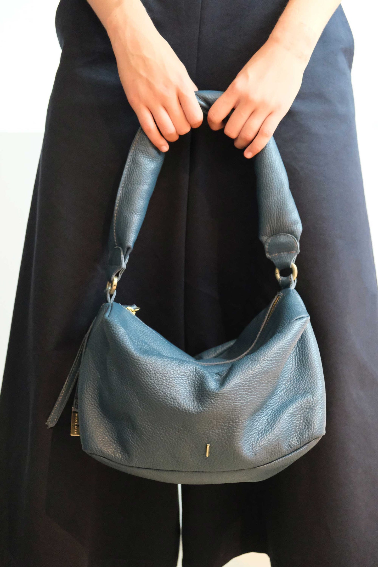 Bobo Torchon top handle bag in leather with natural grain
