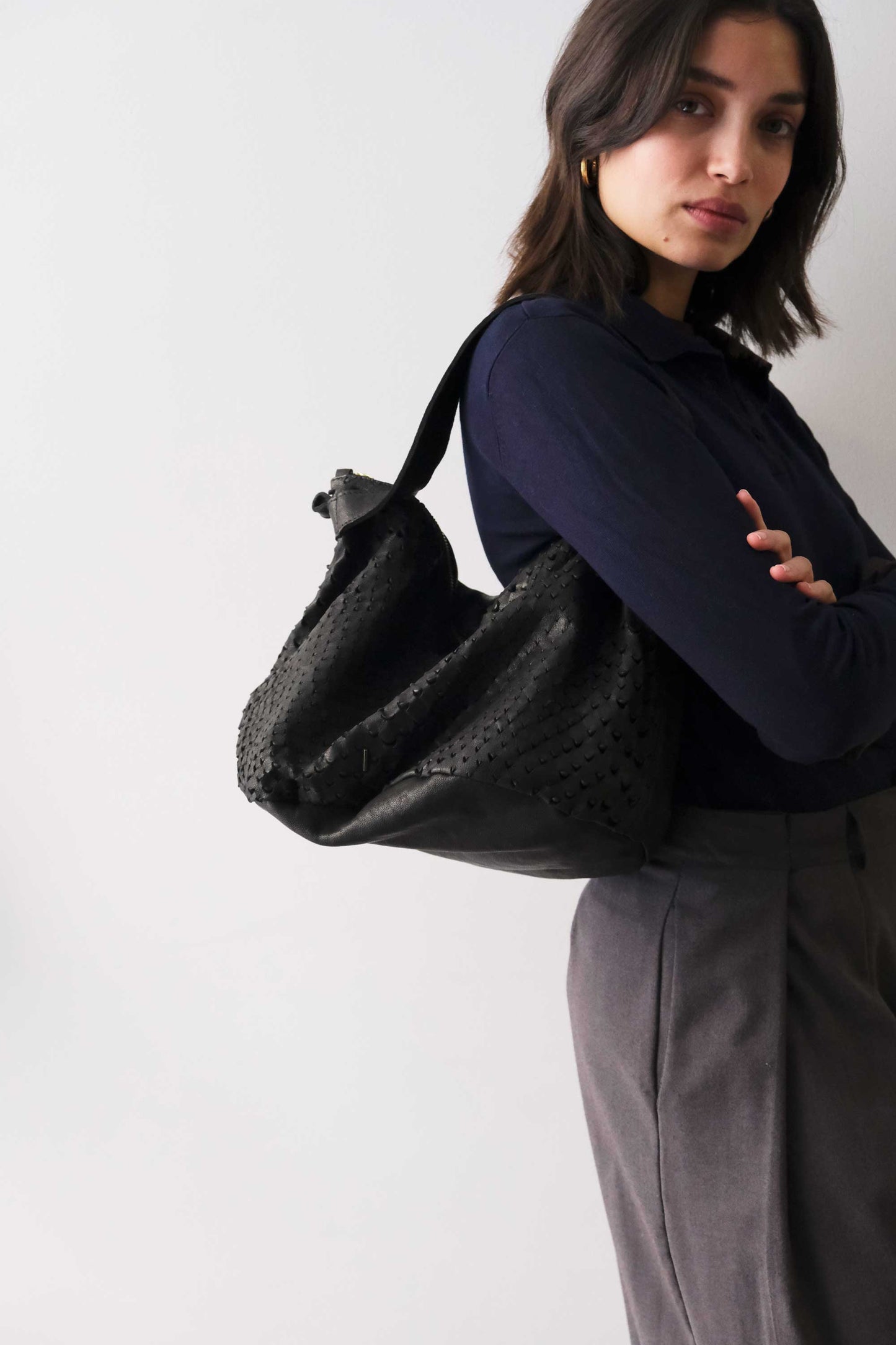 Carola borsa tracolla in pelle traforata nera - Made in Italy -