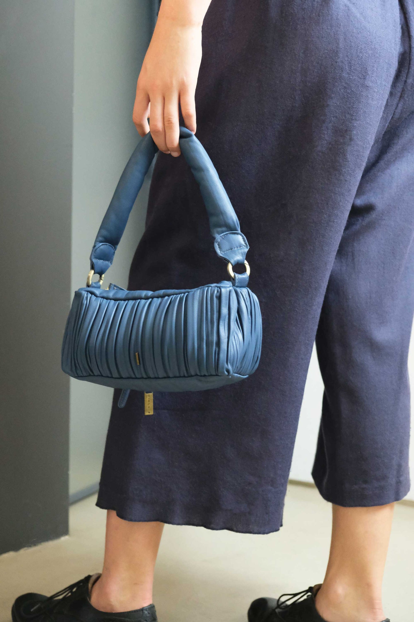 Bobo mini in denim pleated leather