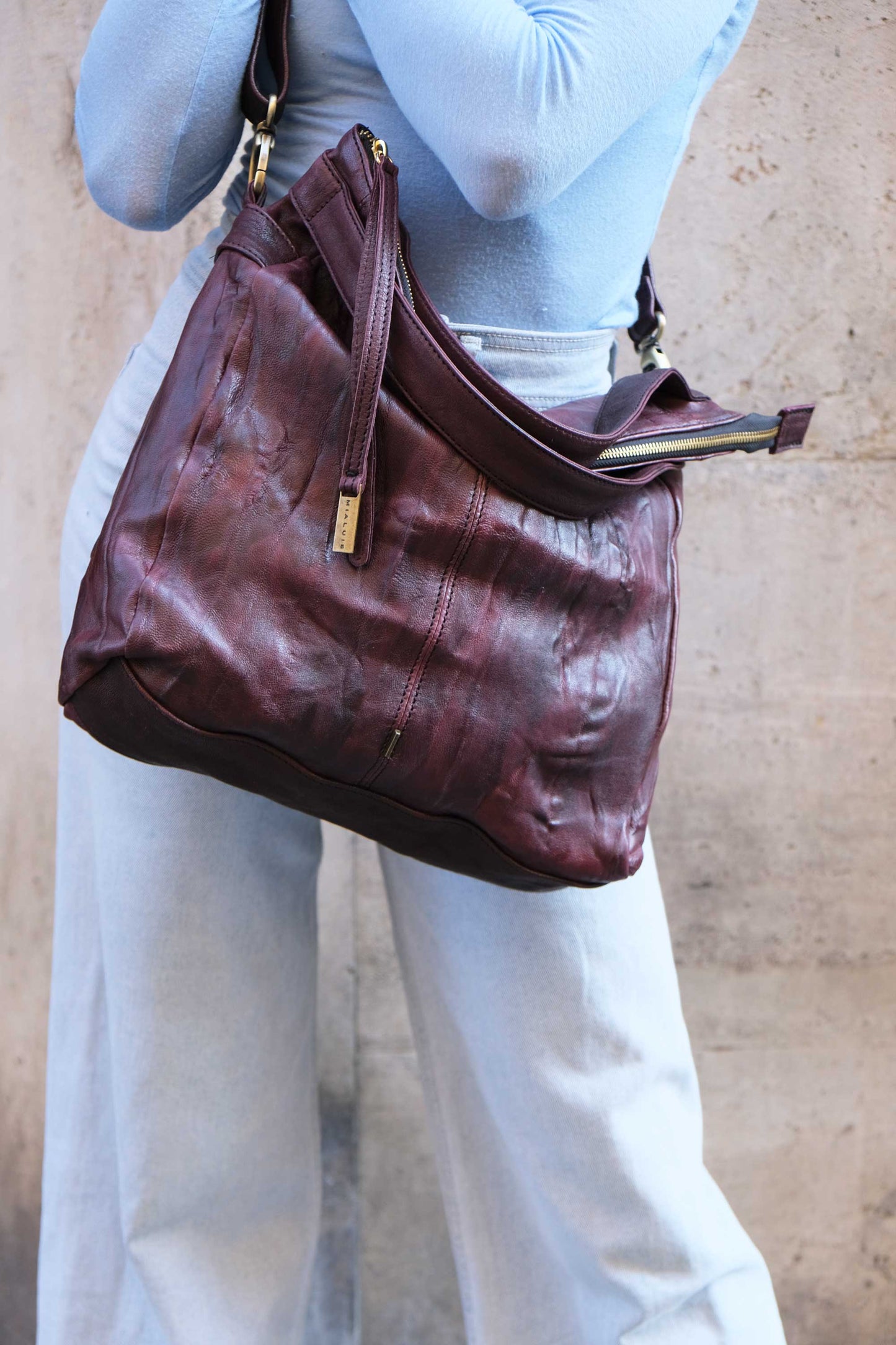 LAUNCH PRICE €298 UNTIL OCTOBER 30 - Valy tote bag in soft nappa lomé plum - Made in Italy -