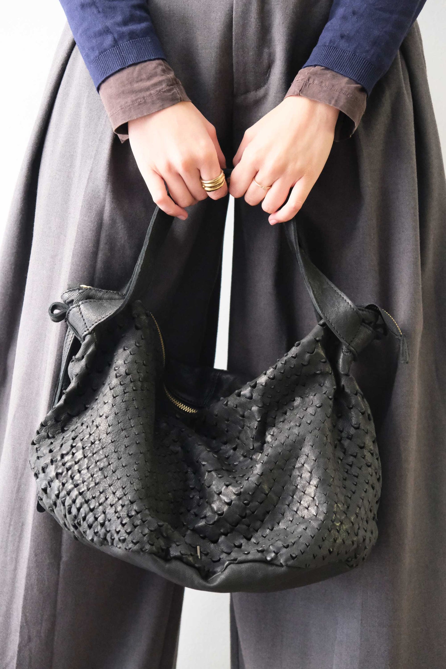 Carola borsa tracolla in pelle traforata nera - Made in Italy -