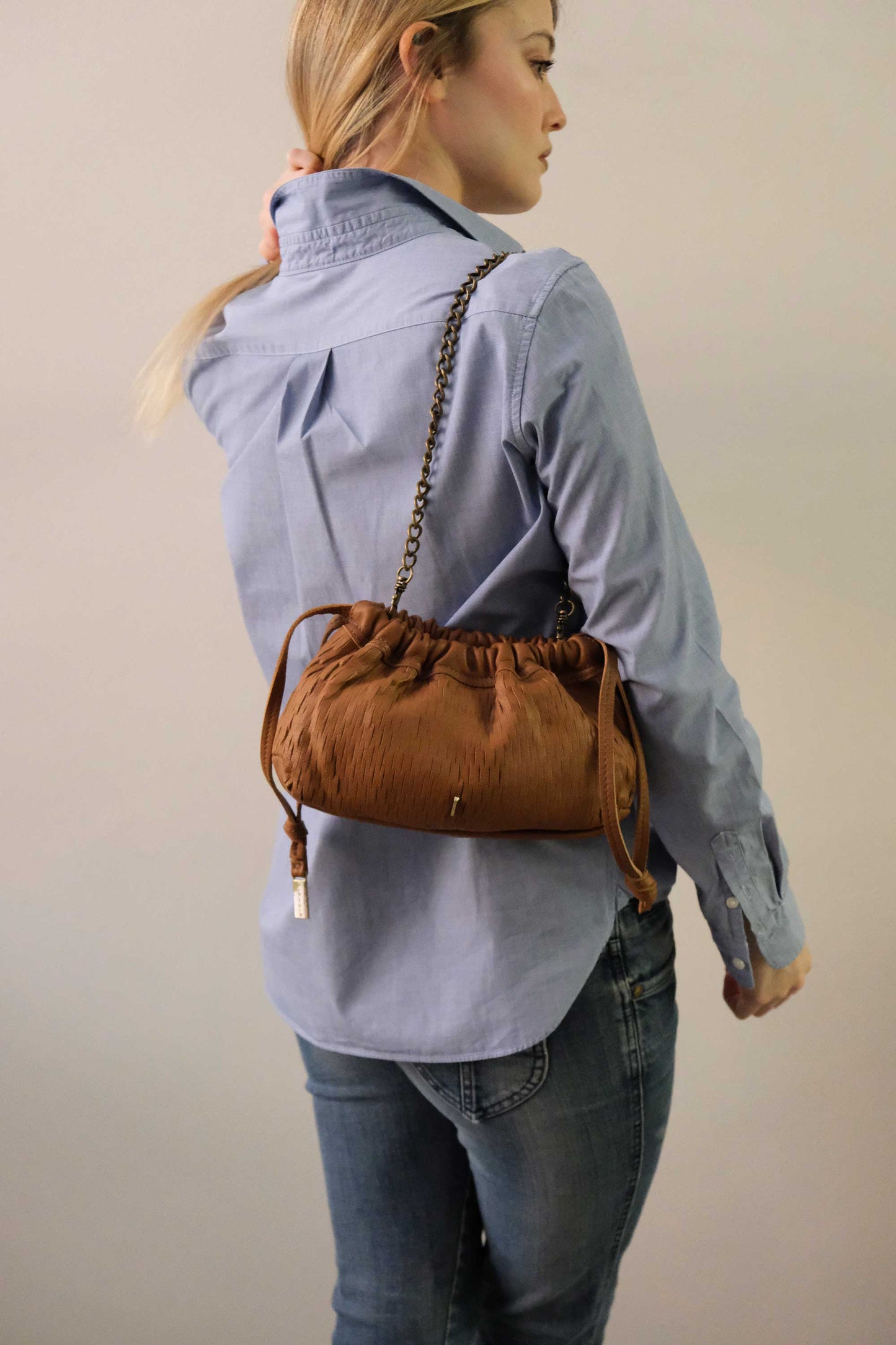 Agnes mini borsa in pelle traforata