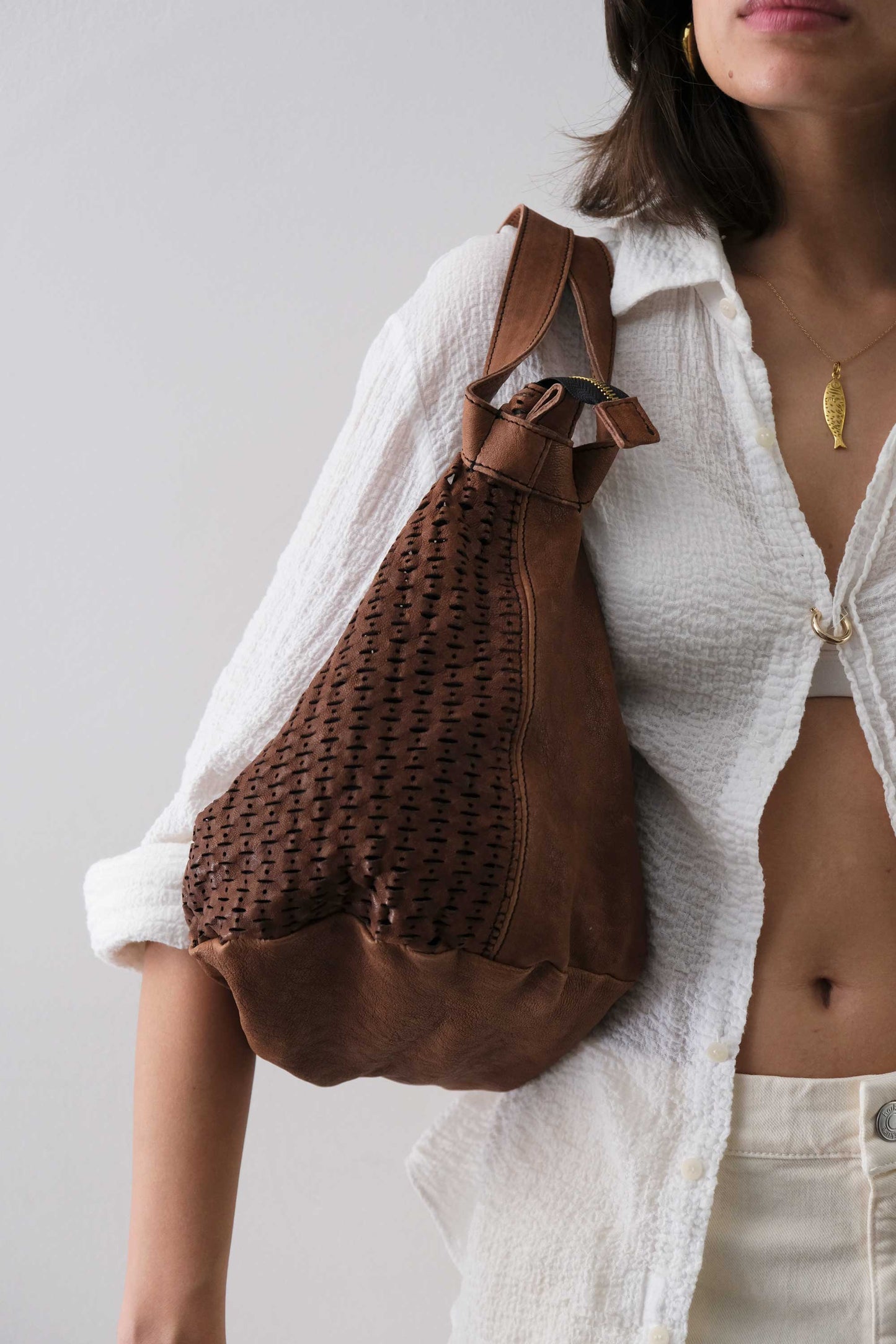 Carola bag cioccolato in morbida nappa traforata giunco - Made in Italy -
