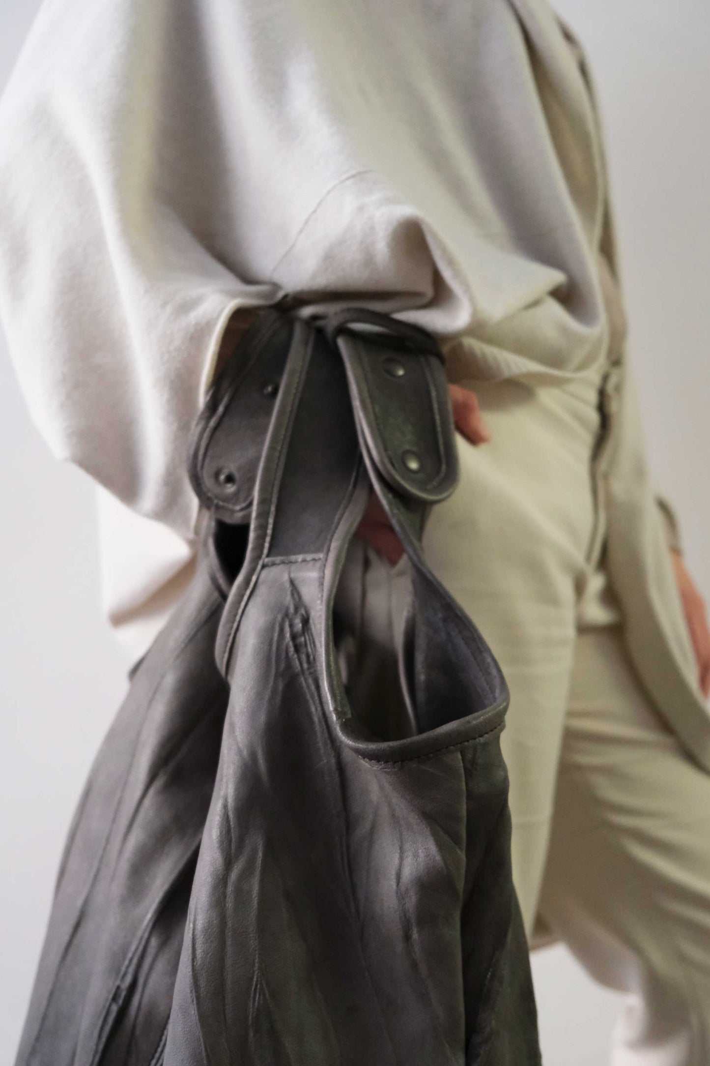 Lena tote bag in grafite leather