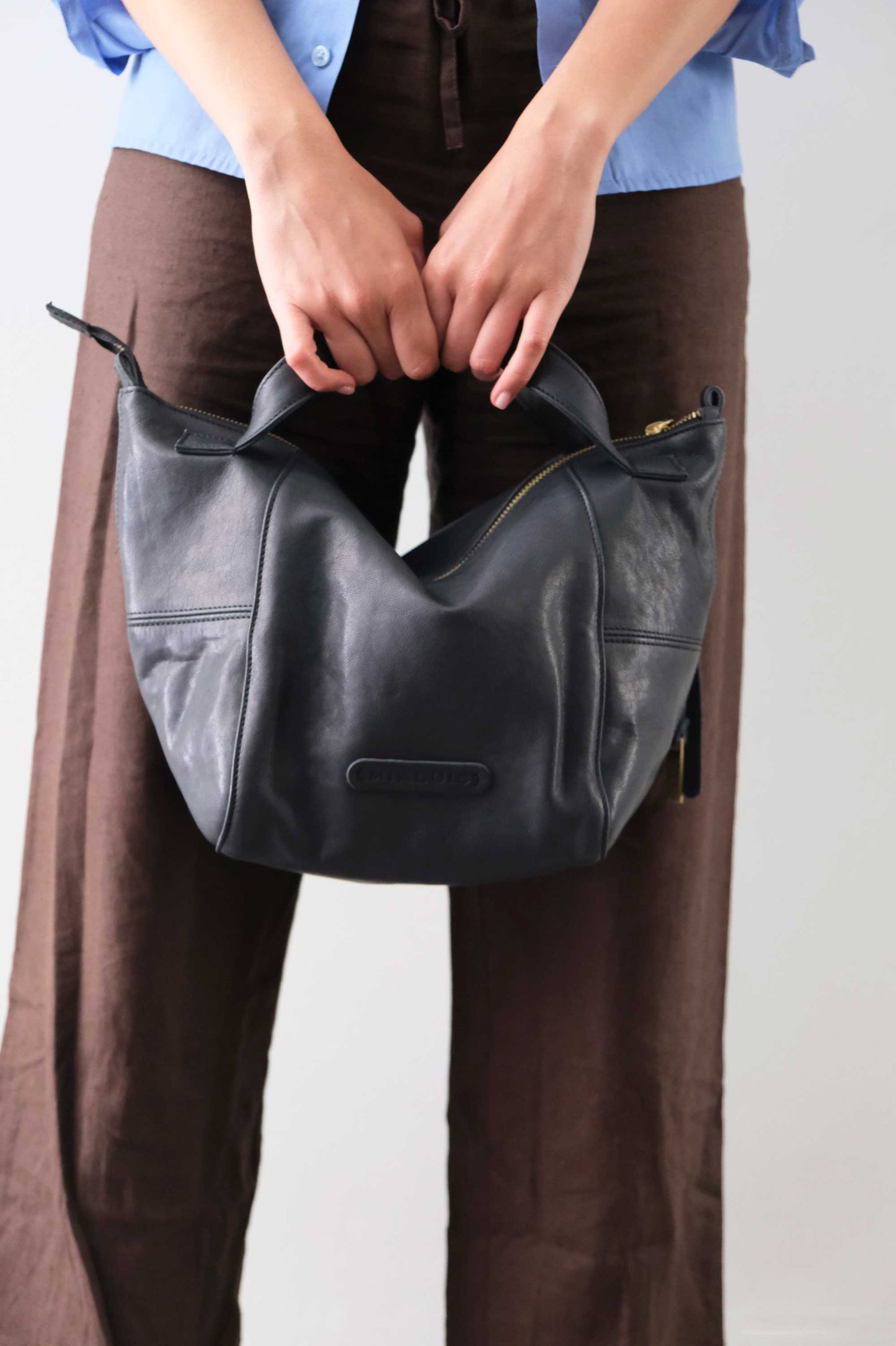 PRE ORDER discount 15%- Marty bag in navy soft nappa  - use code PREORDER15 - DELIVERY IS ESTIMATED WITHIN APPROXIMATELY 30 DAYS FROM THE ORDER DATE- Made in Italy -
