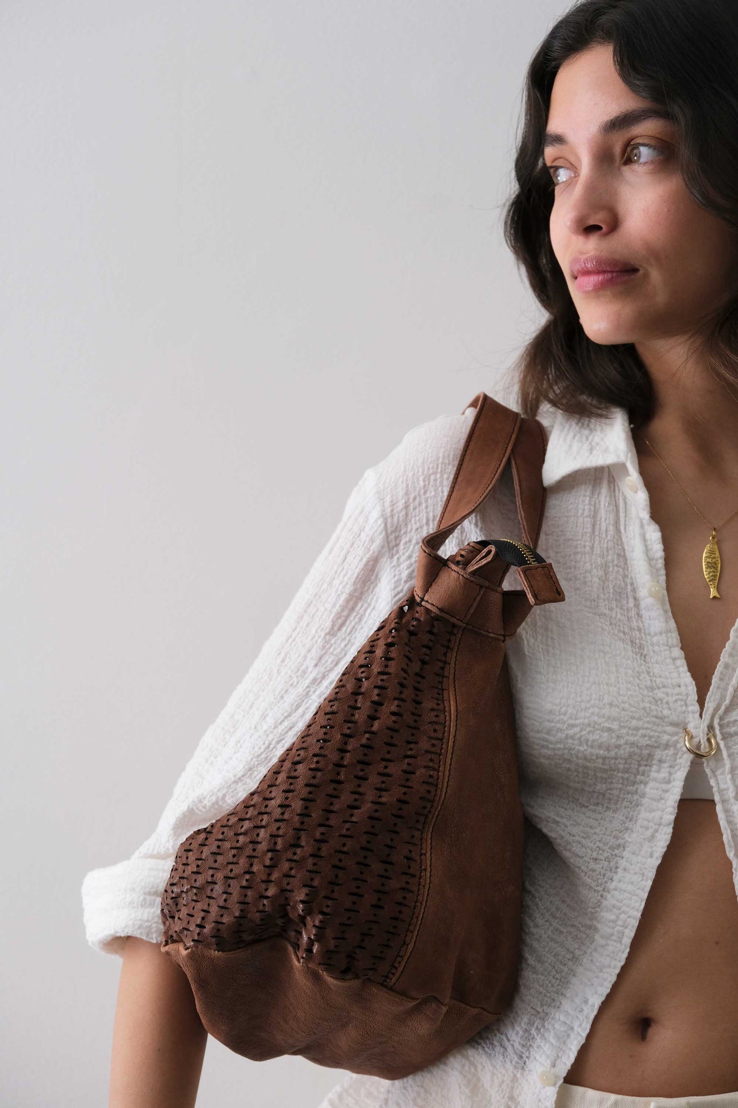 Carola bag cioccolato in morbida nappa traforata giunco - Made in Italy -