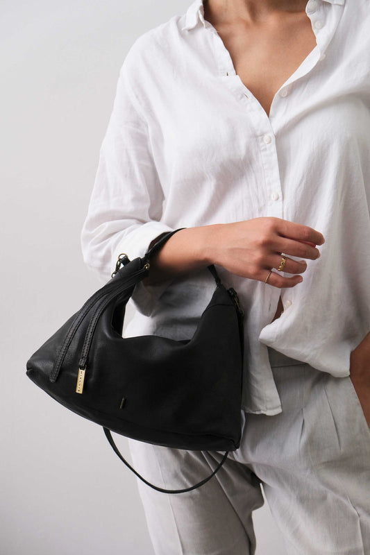 Chicca Media borsa hobo in pelle vegetale nappa nera - Made in Italy -