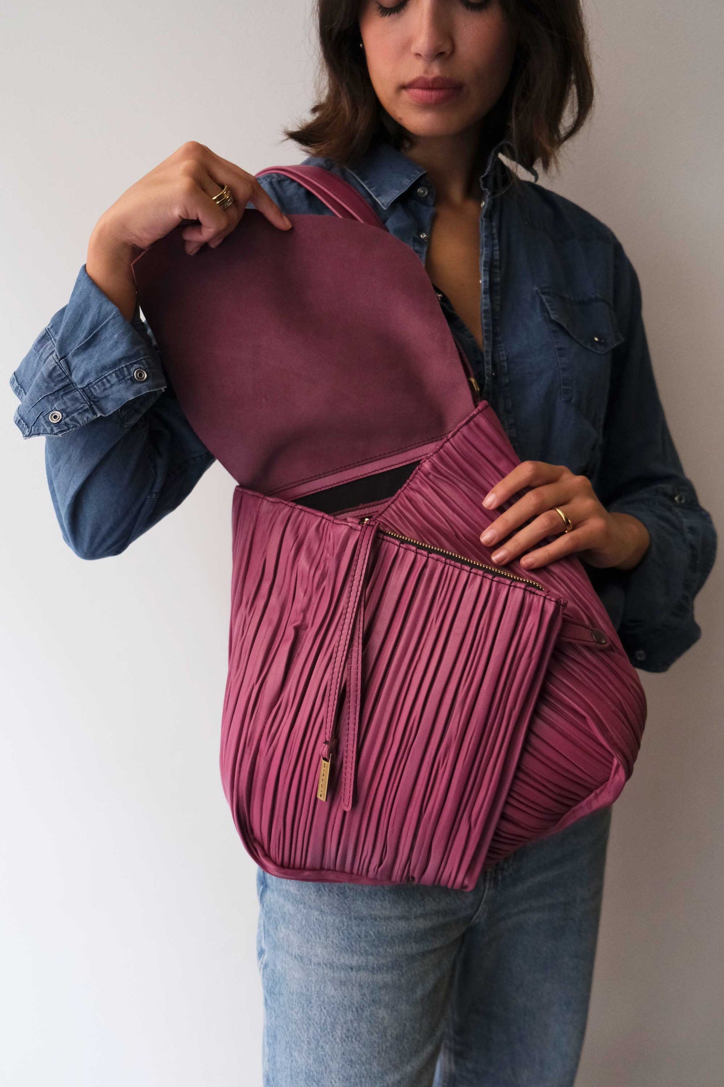 PREORDINE sconto 15% - Gabri borsa tote in nappa plissettata color barolo - usa il codice PREORDER15 - LA CONSEGNA E' STIMATA PER LA FINE DI SETTEMBRE- Made in Italy -