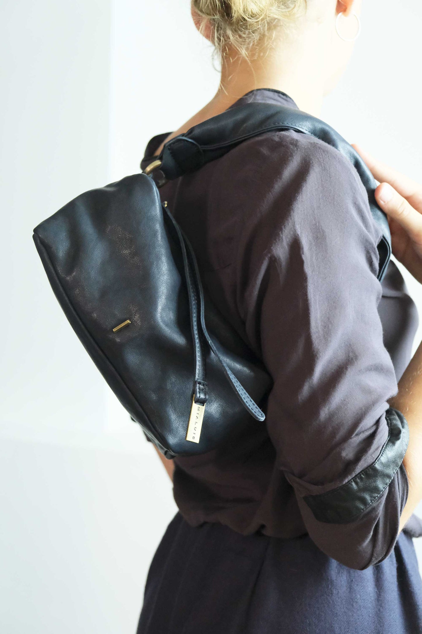 Bobo mini in Navy nappa vegetable leather