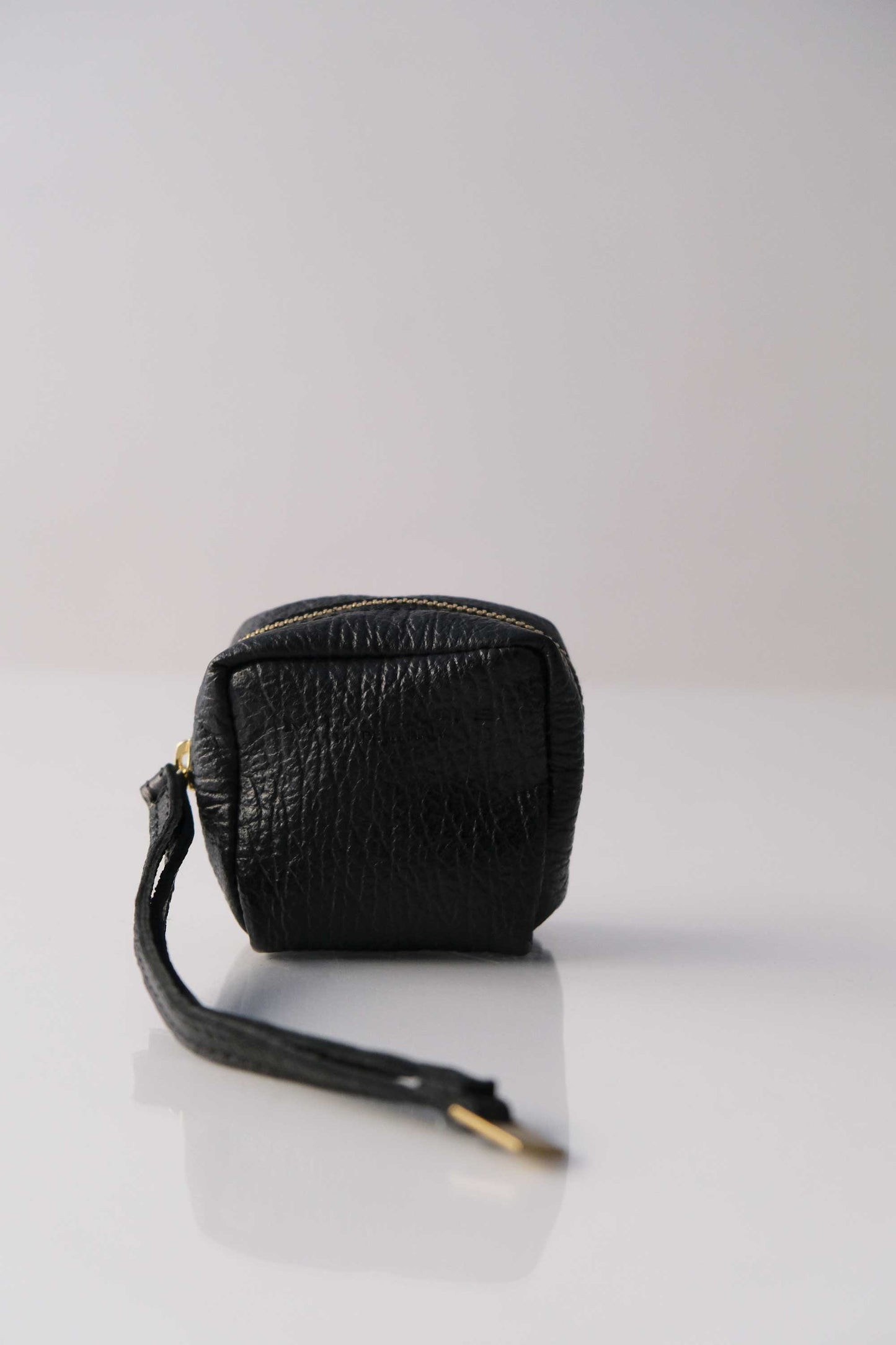 Dream box mini pochette in morbida pelle stampa shark nero - Made in Italy -