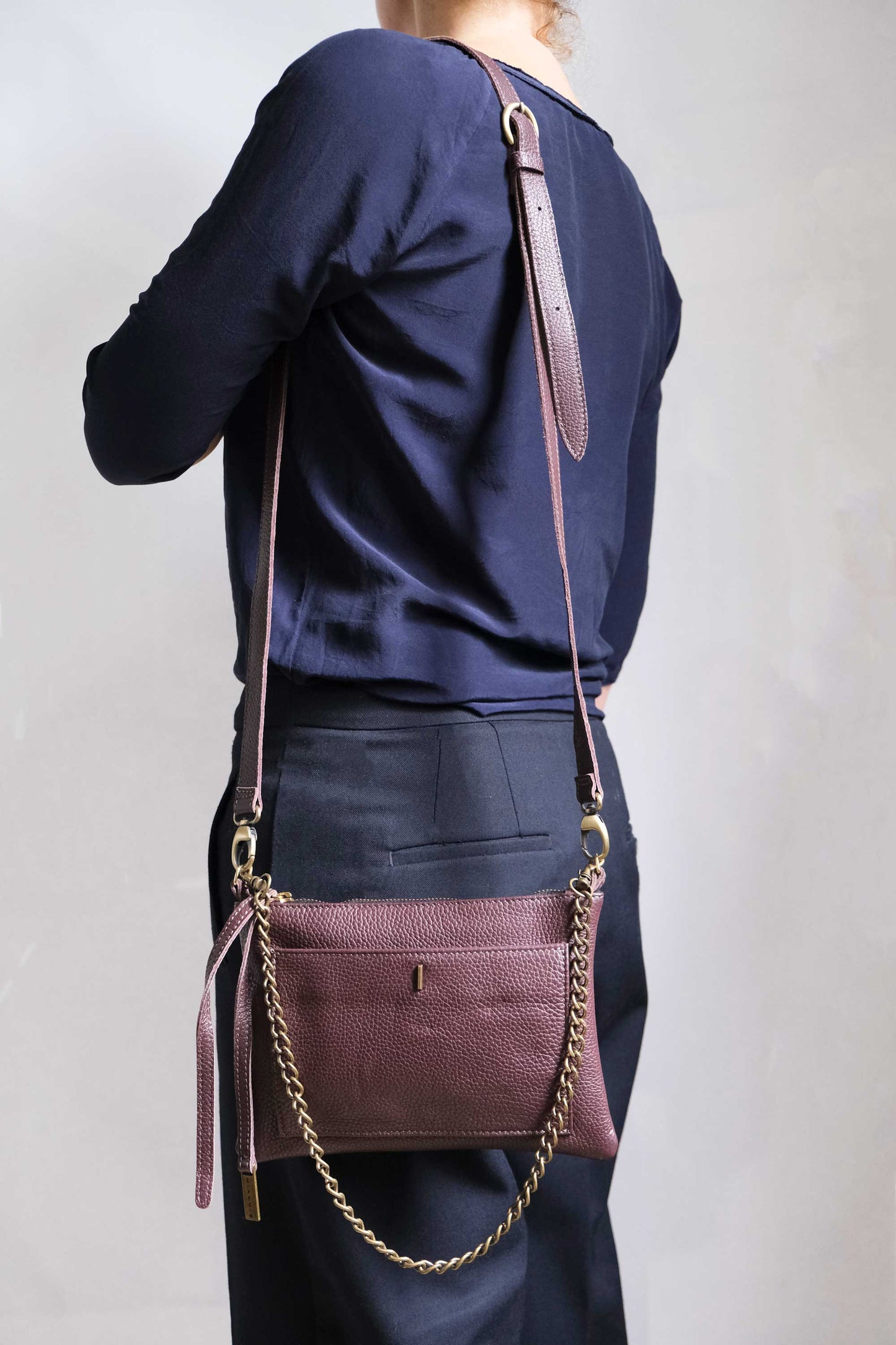 Mikin pochette in soft burgundy leather