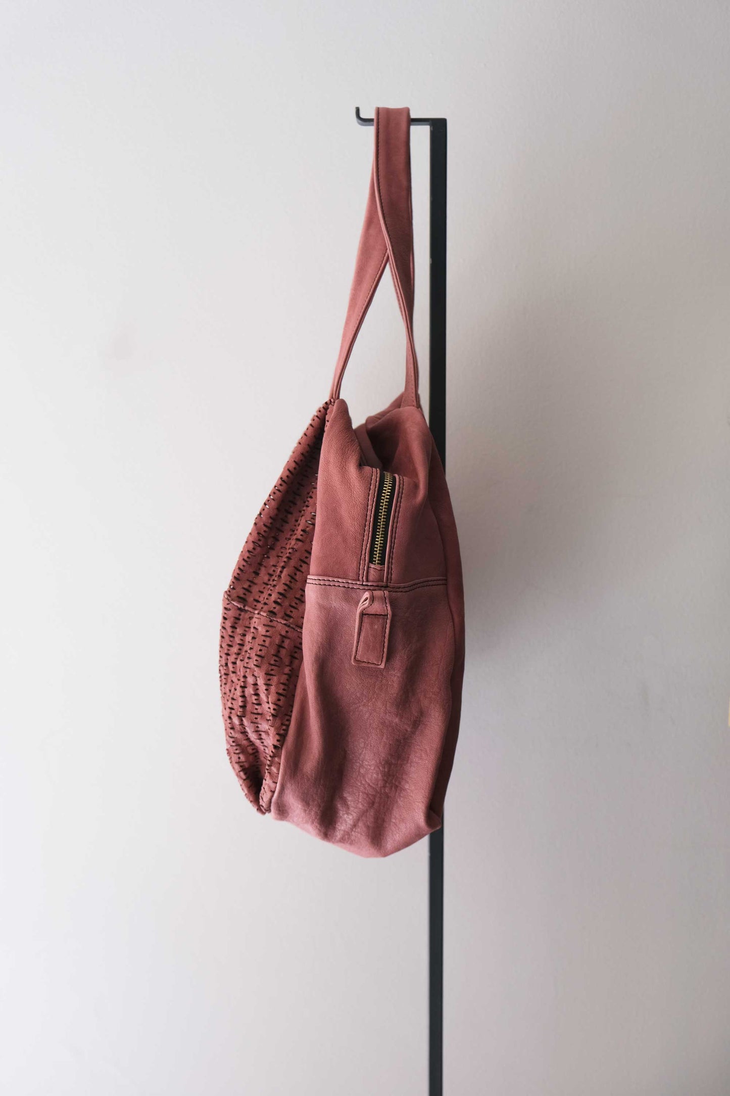 Riri tote bag in malva perforated giunco nappa - Made in Italy -