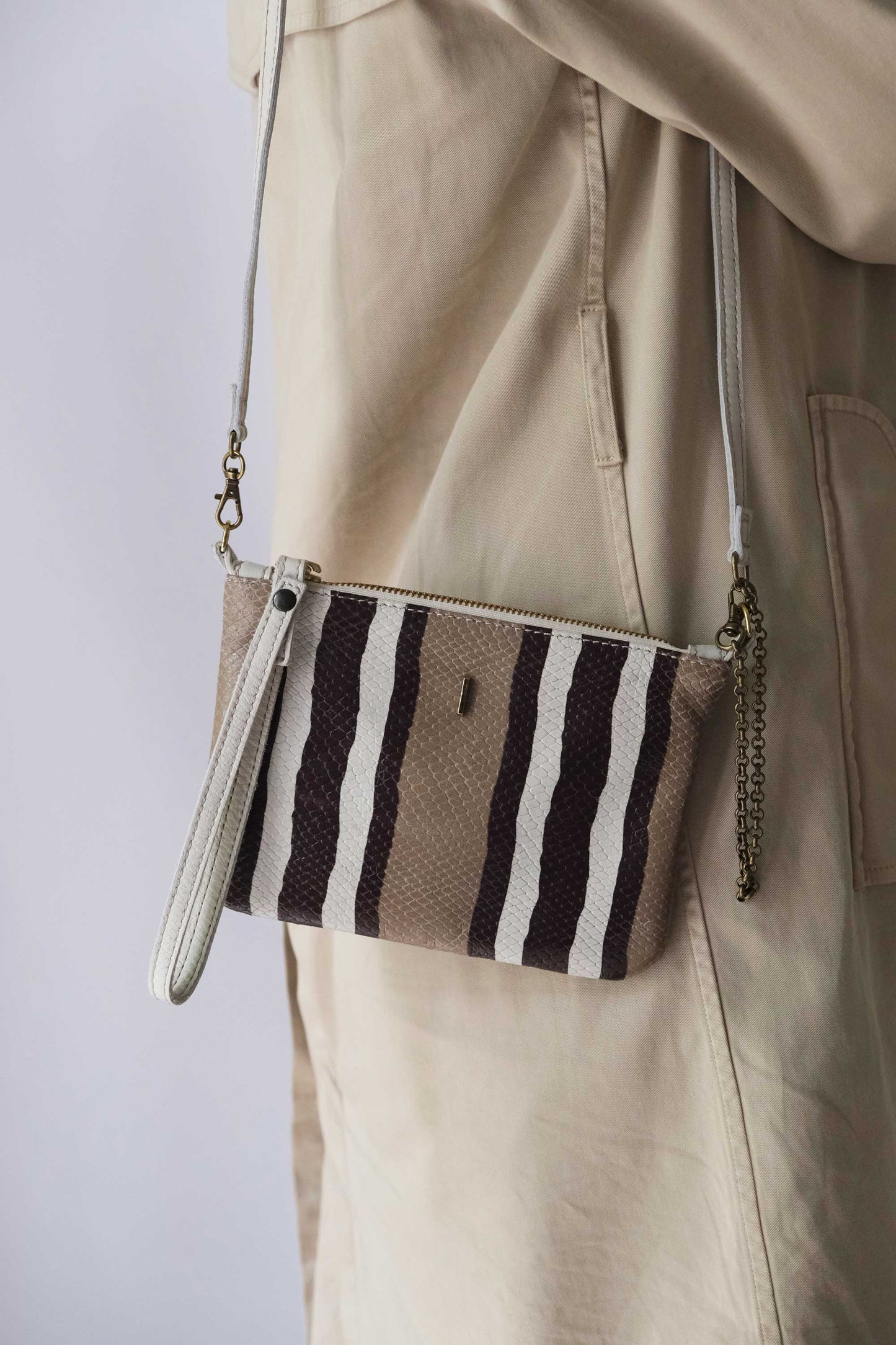 Tina pochette in stripe cream soft leather