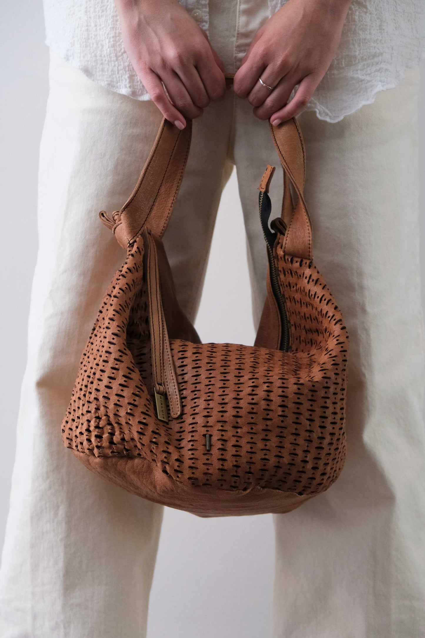 Carola bag cognac in morbida nappa traforata giunco - Made in Italy -