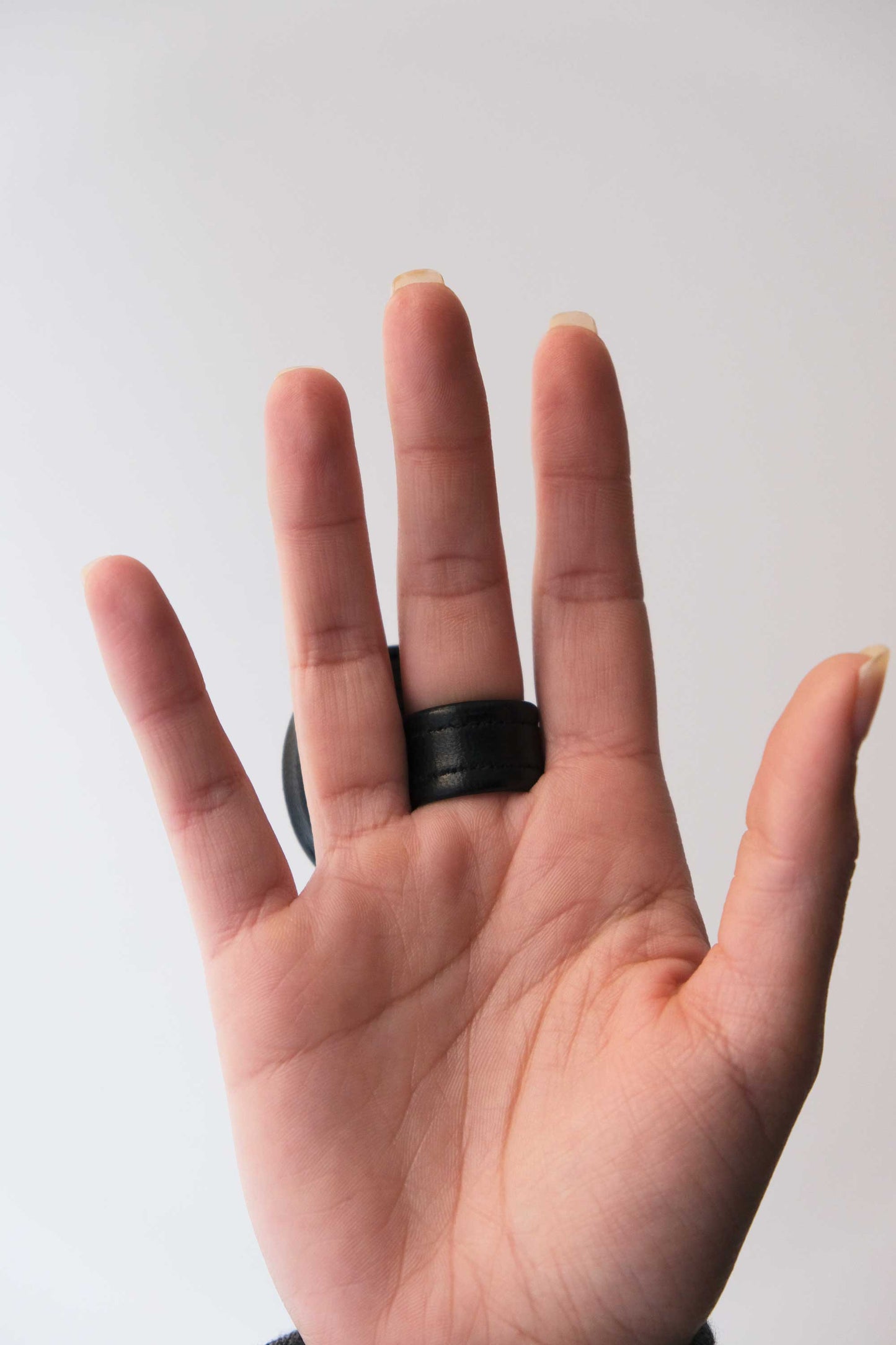 Gabrielle black leather ring - Made in Italy -