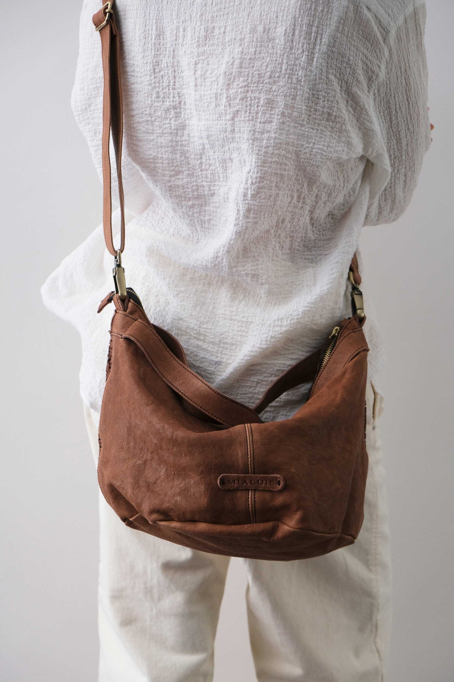 Carola bag cioccolato in morbida nappa traforata giunco - Made in Italy -
