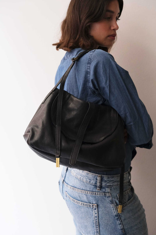 PRE ORDER discount 15%-Do saddle bag in black soft nappa - use code PREORDER15 - DELIVERY IS ESTIMATED WITHIN APPROXIMATELY 30 DAYS FROM THE ORDER DATE- Made in Italy -