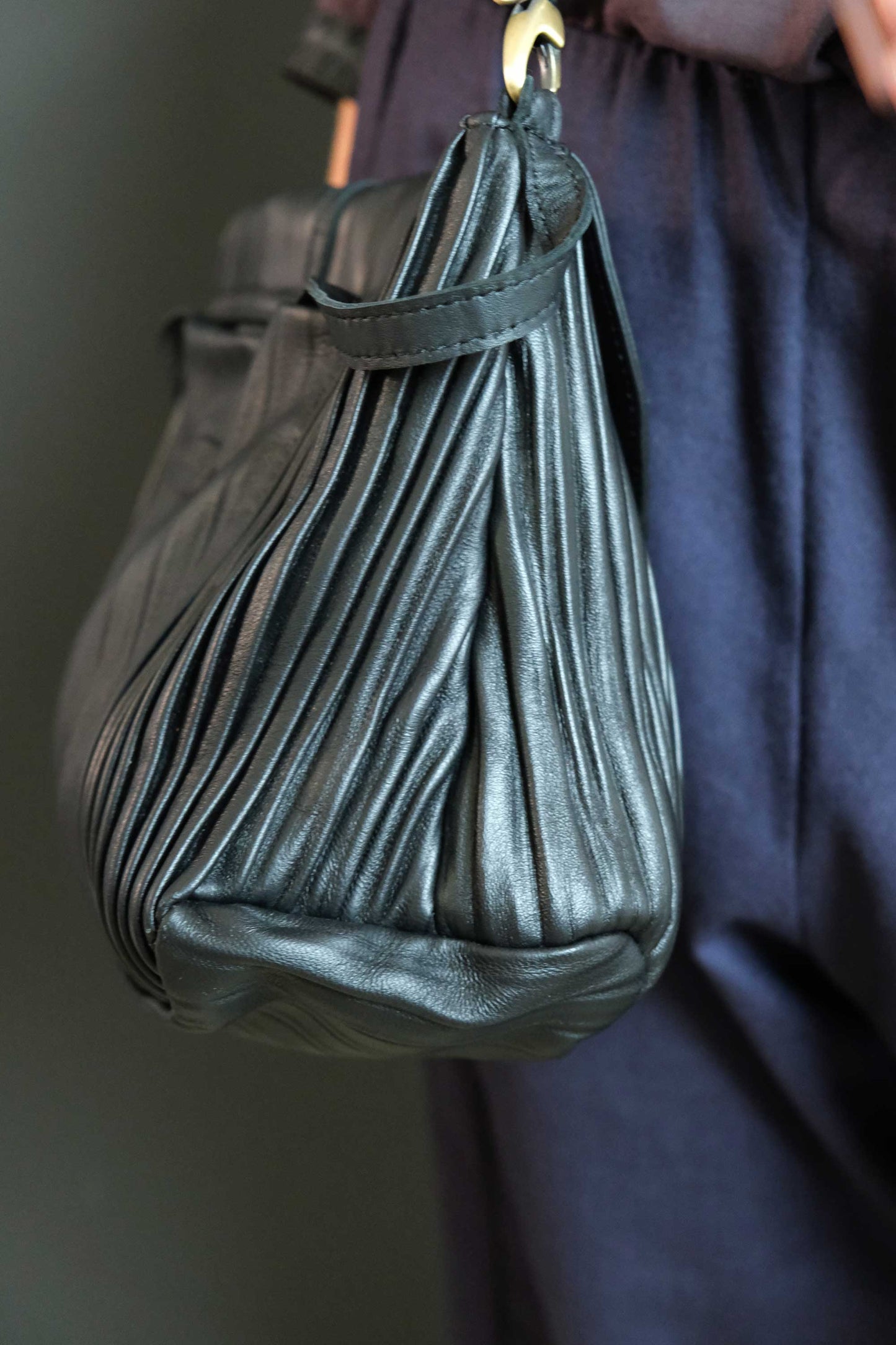 Do Torchon saddle bag in pleated leather