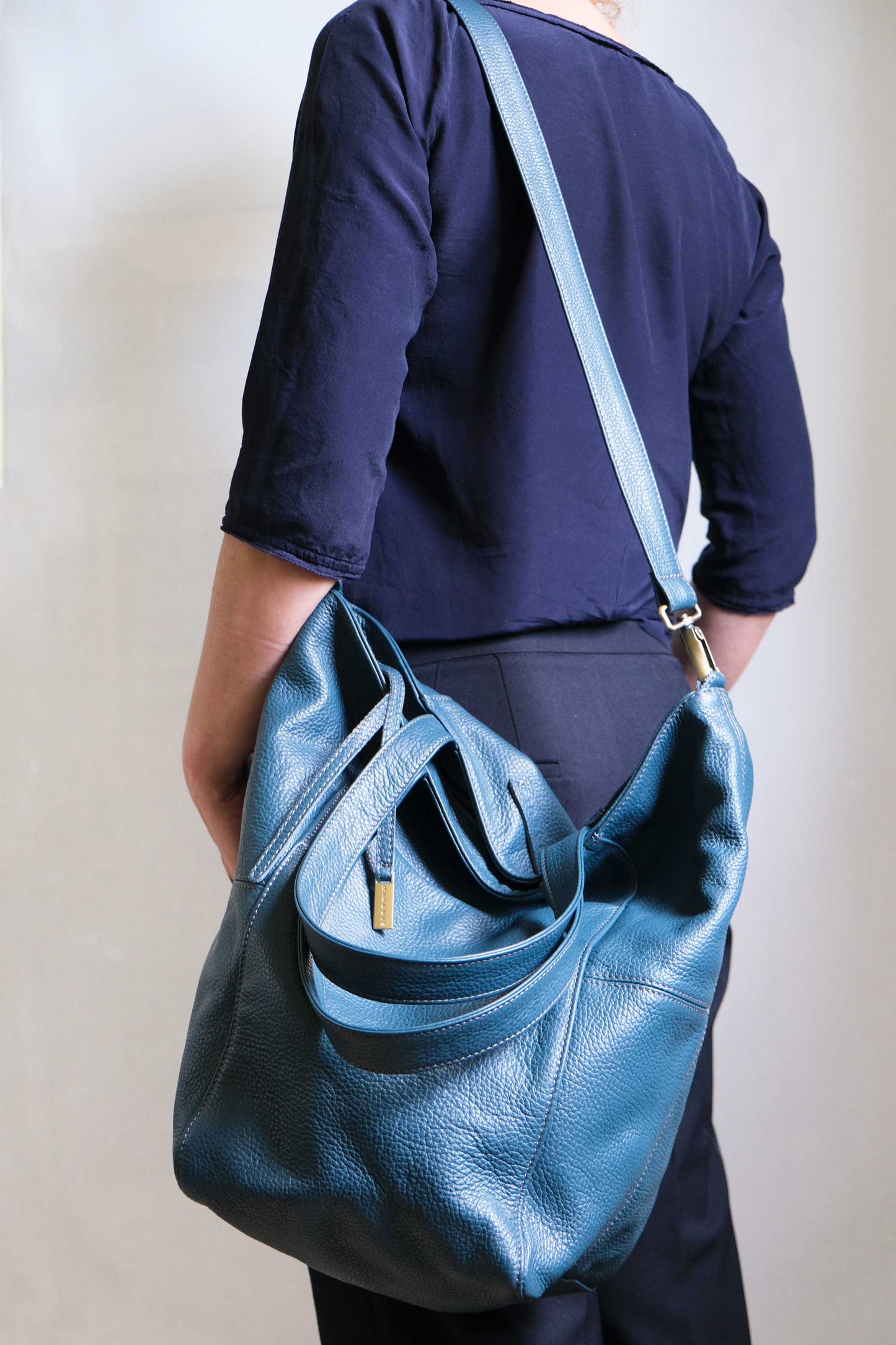 Mele tote bag in leather with natural grain