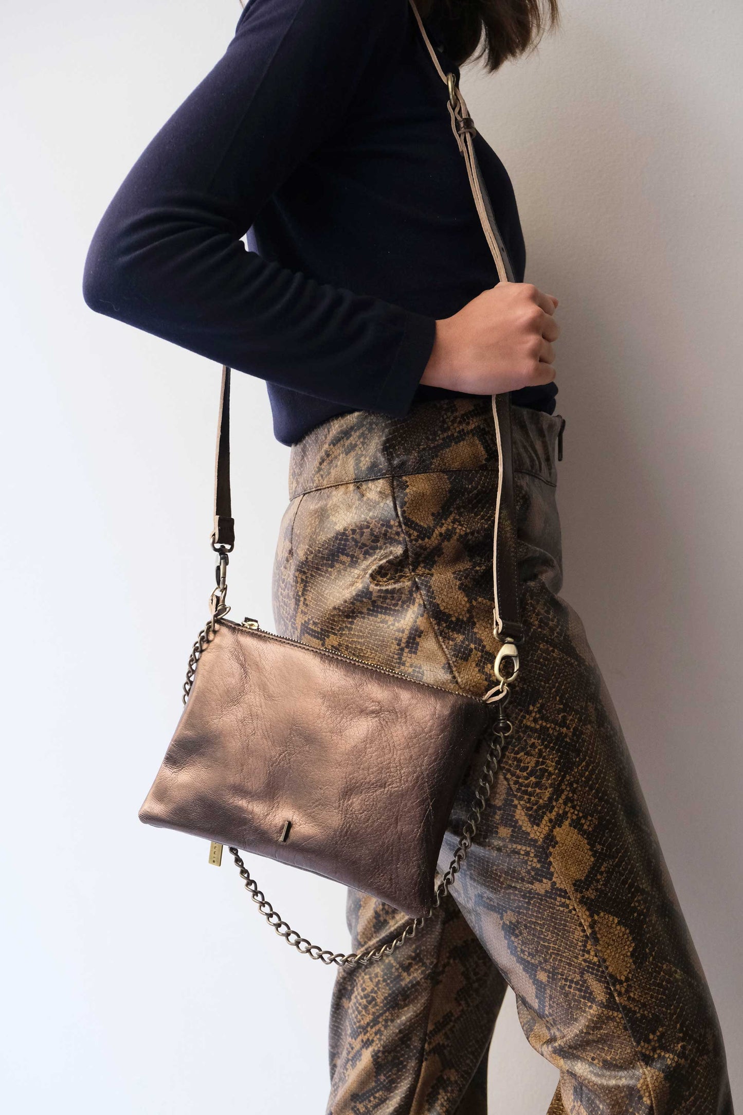 Mikin pochette laminata bronzo - Made in Italy -