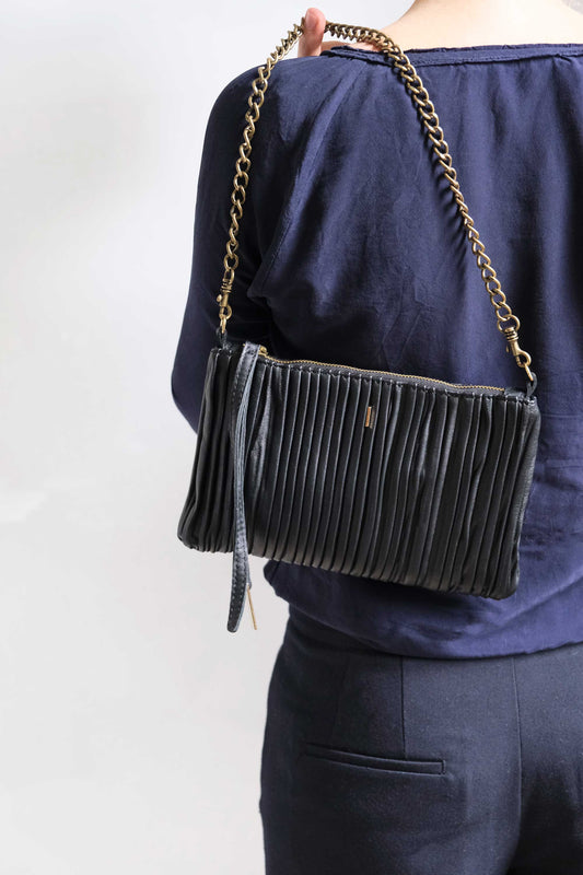 PREORDINE sconto 15% - Mikin pochette in pelle plissettata nera - usa il codice PREORDER15 - LA CONSEGNA E' STIMATA 30 GIORNI DALL'ORDINE- Made in Italy -
