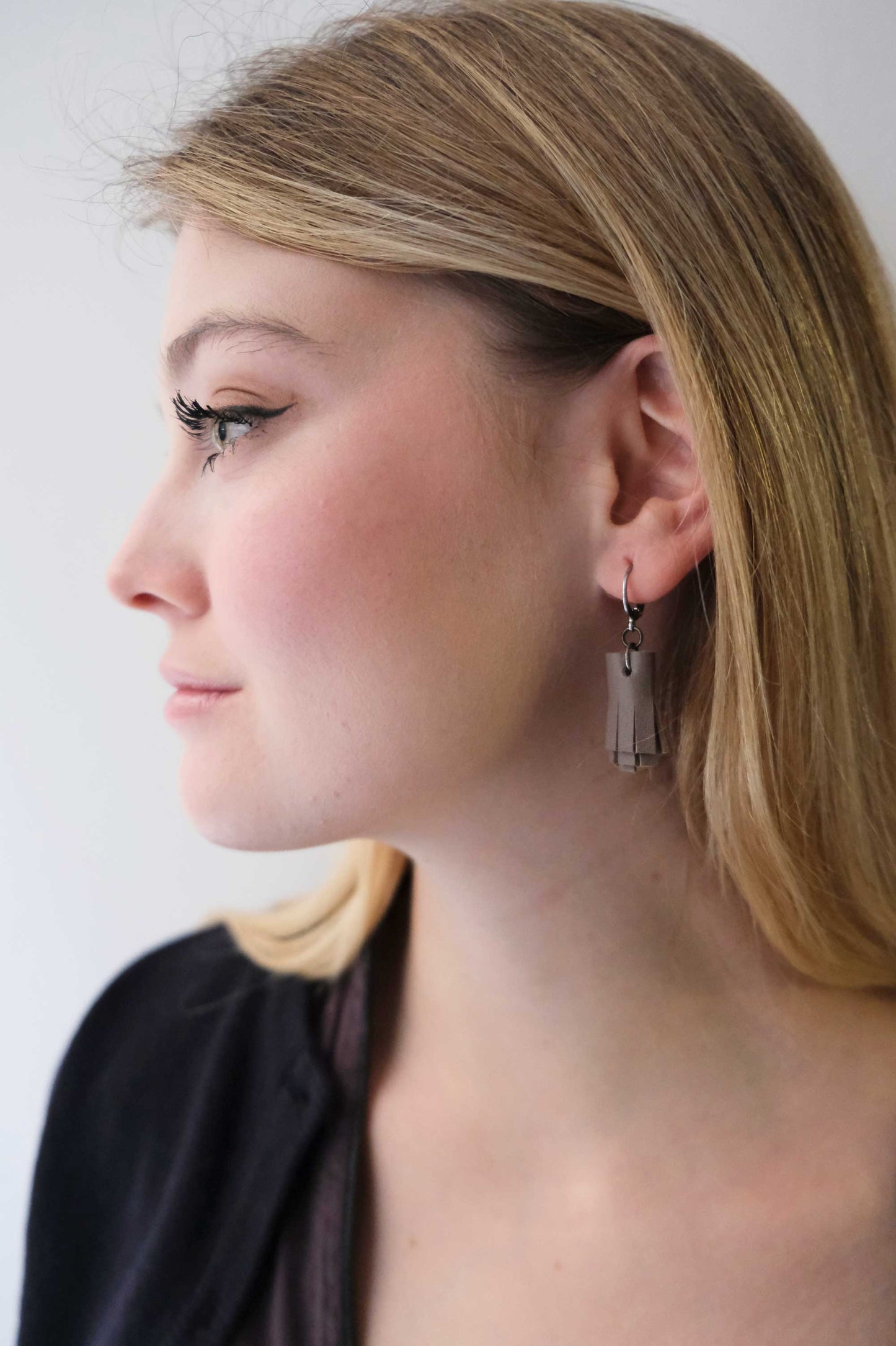Mini taupe Earrings