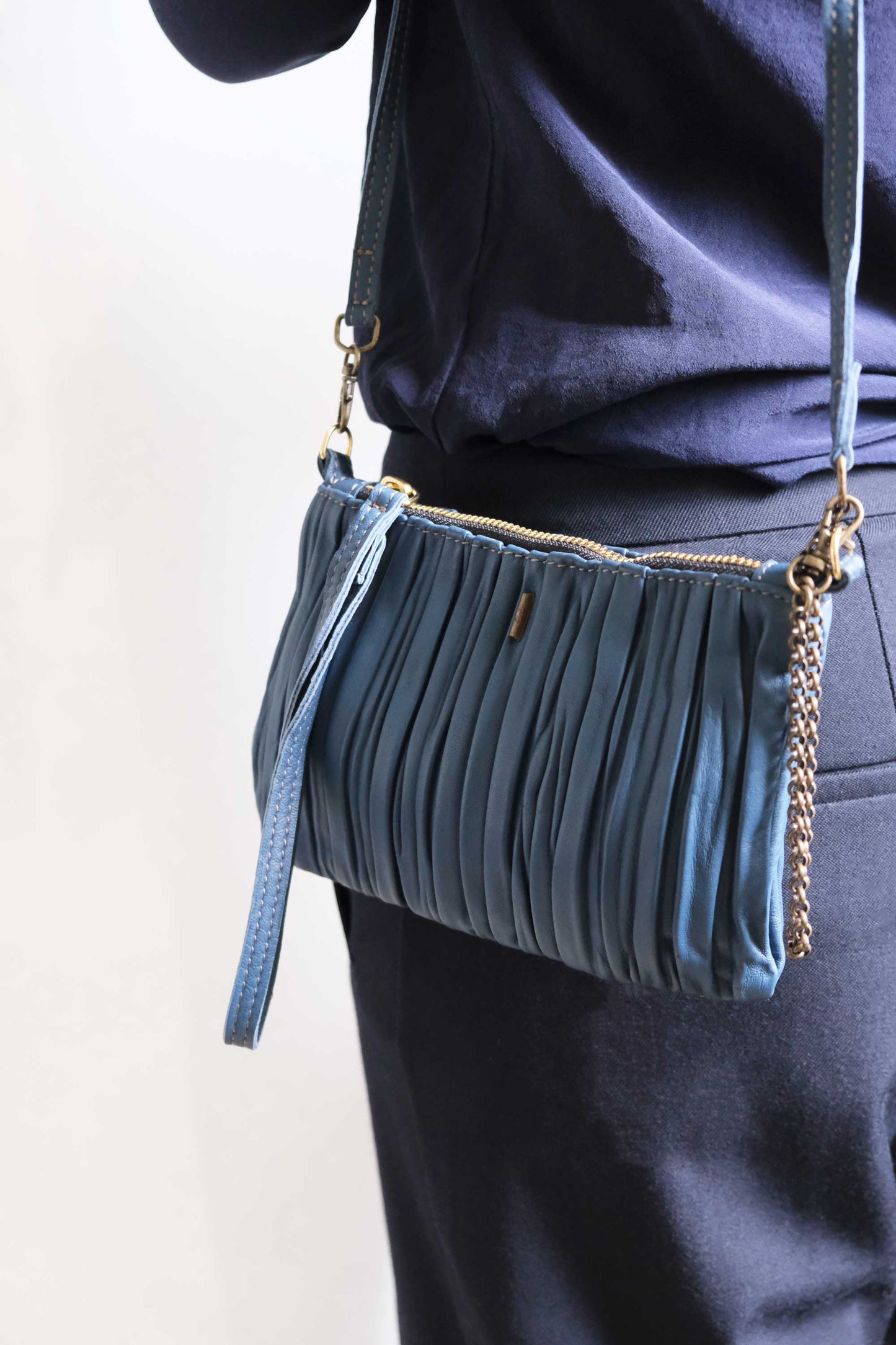 Tina pochette in denim pleated leather
