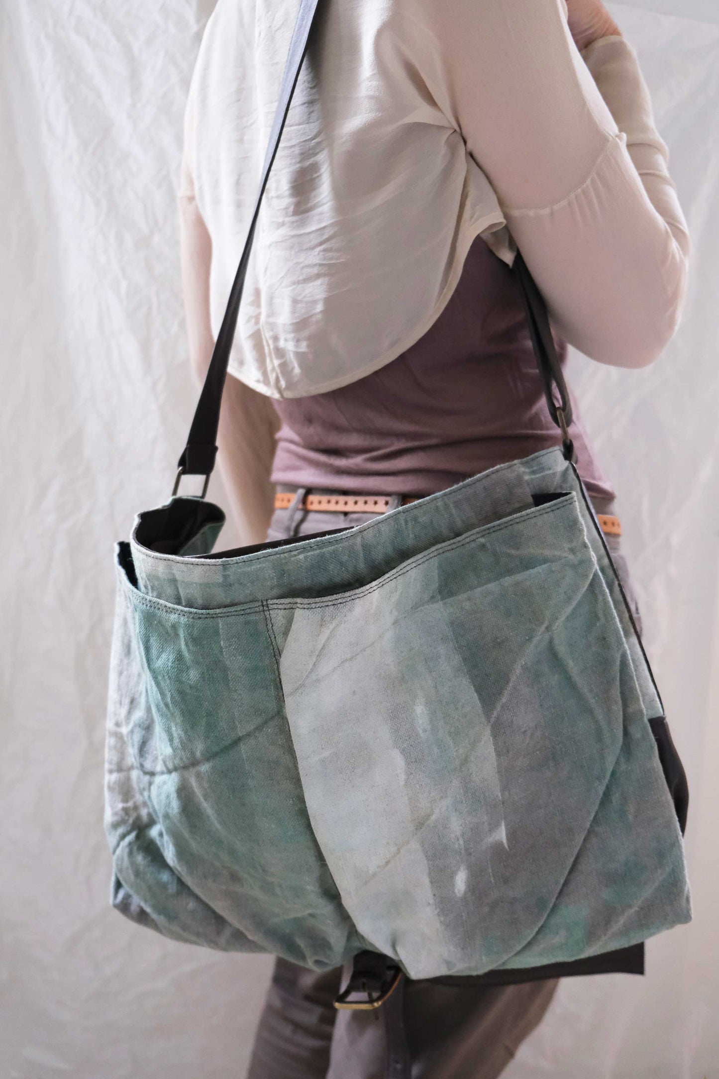 Tommy in soft leather and linen hand painted green
