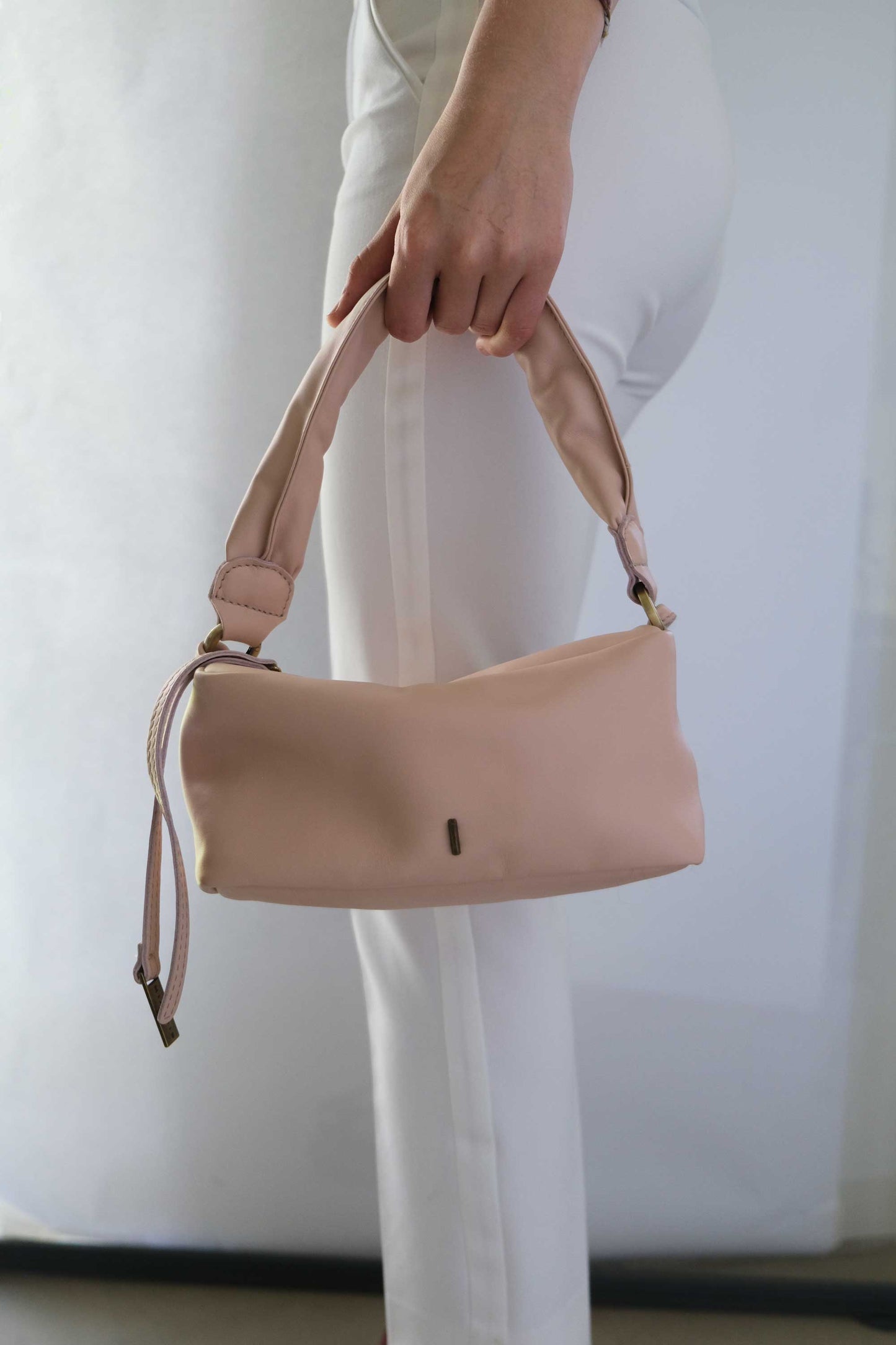 Bobo mini in powder leather