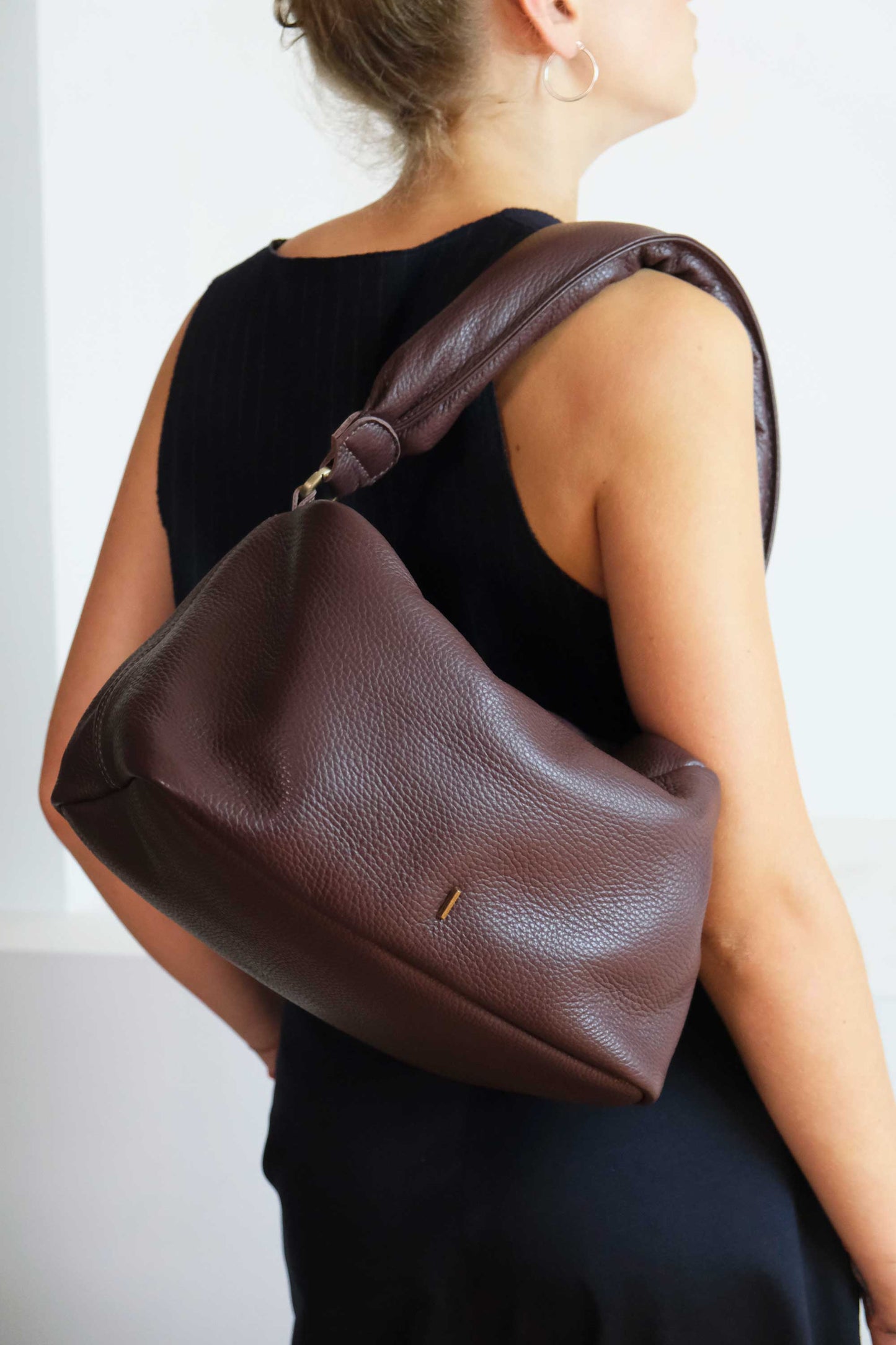 Bobo Torchon top handle bag in leather with natural grain