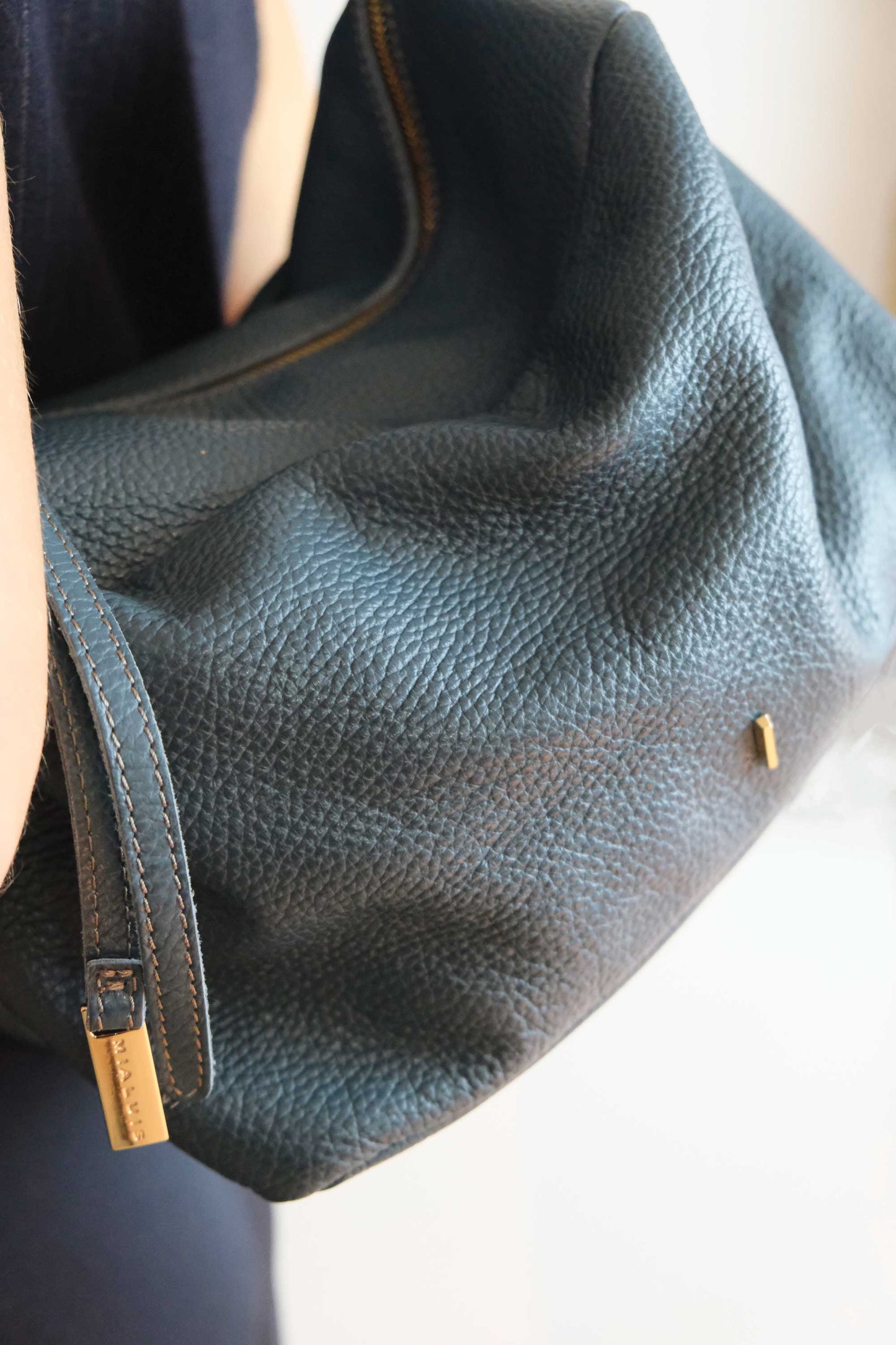 Bobo Torchon top handle bag in leather with natural grain