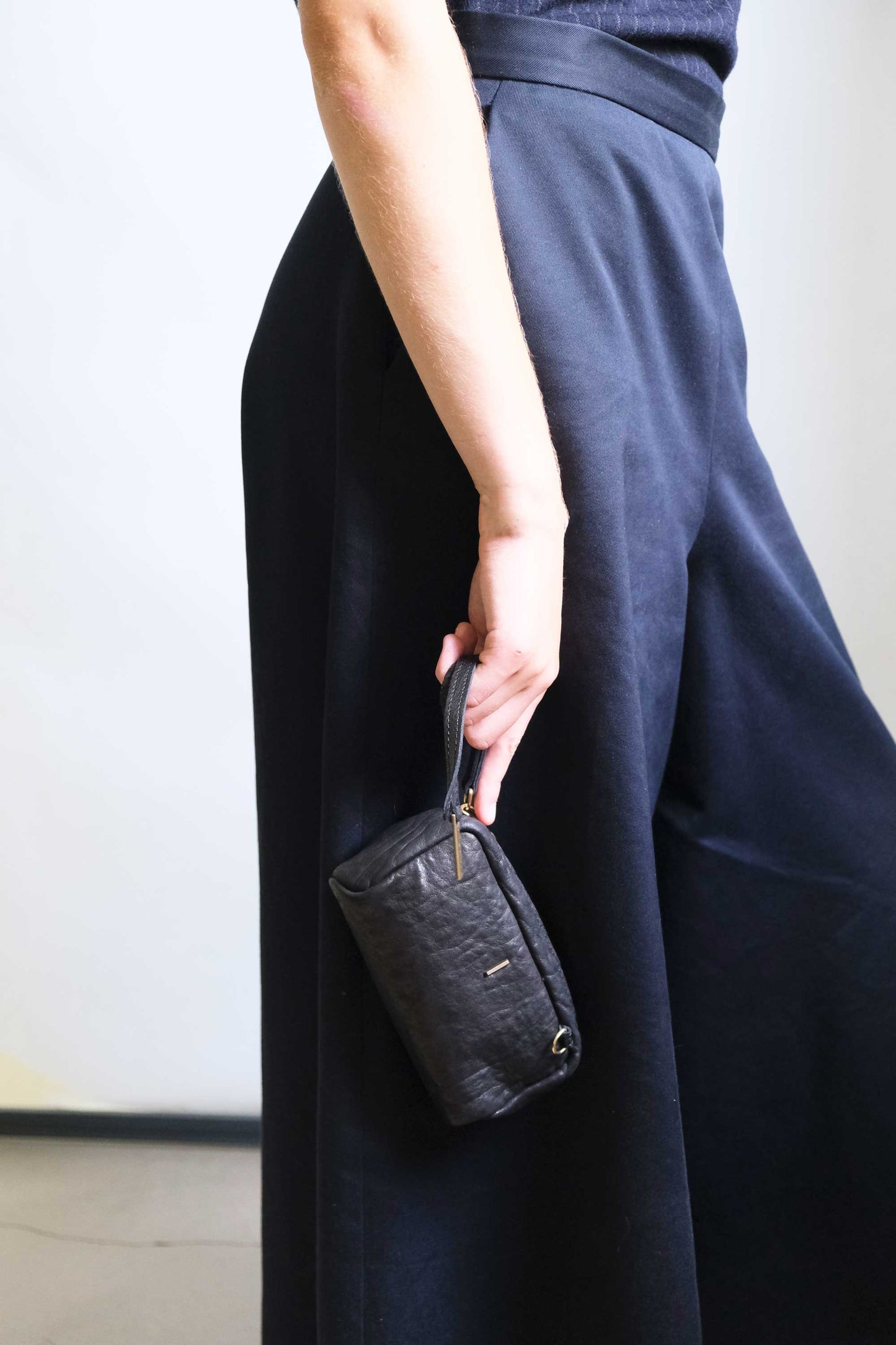 Bombo pochette in in mutton vegetable leather