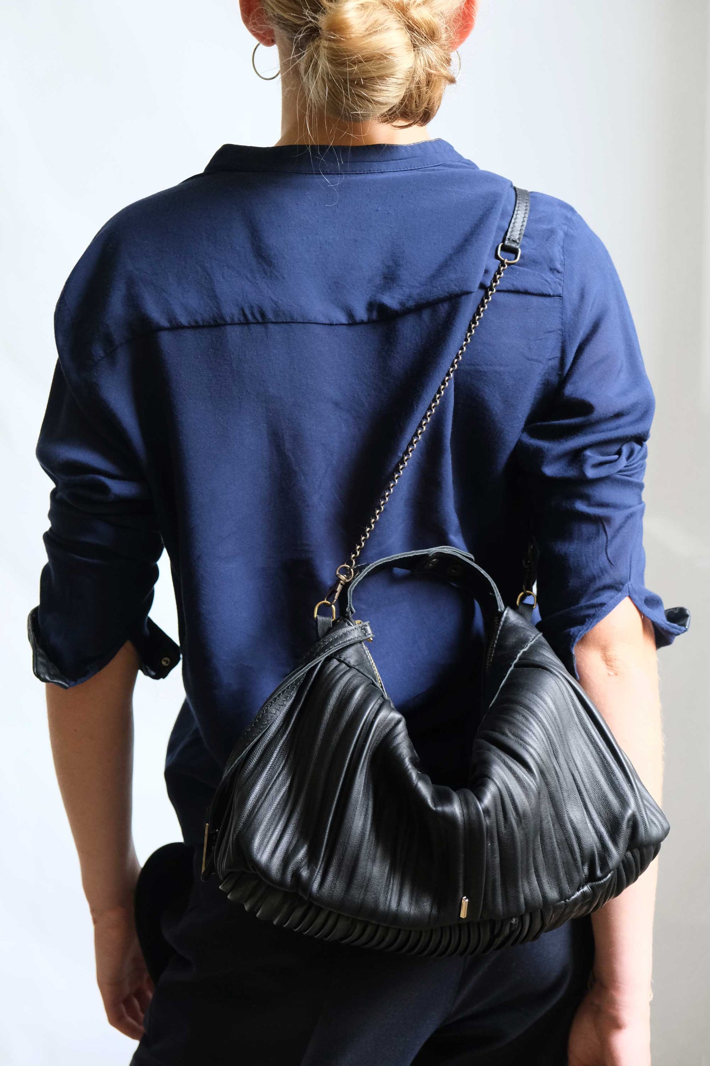Chicca Media hobo bag in black pleated leather - Made in Italy -