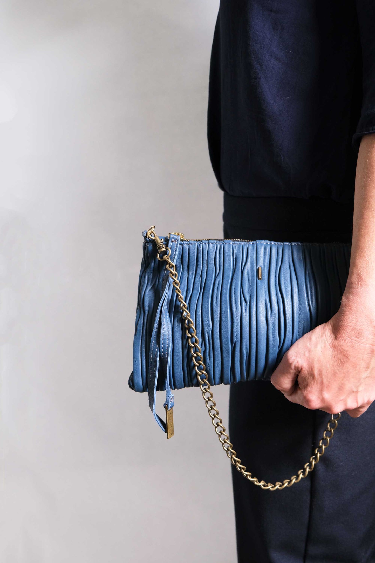 Mikin pochette in denim pleated leather