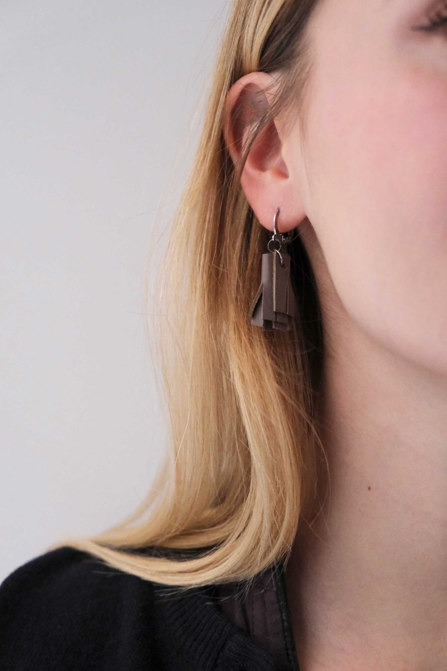 Mini taupe Earrings