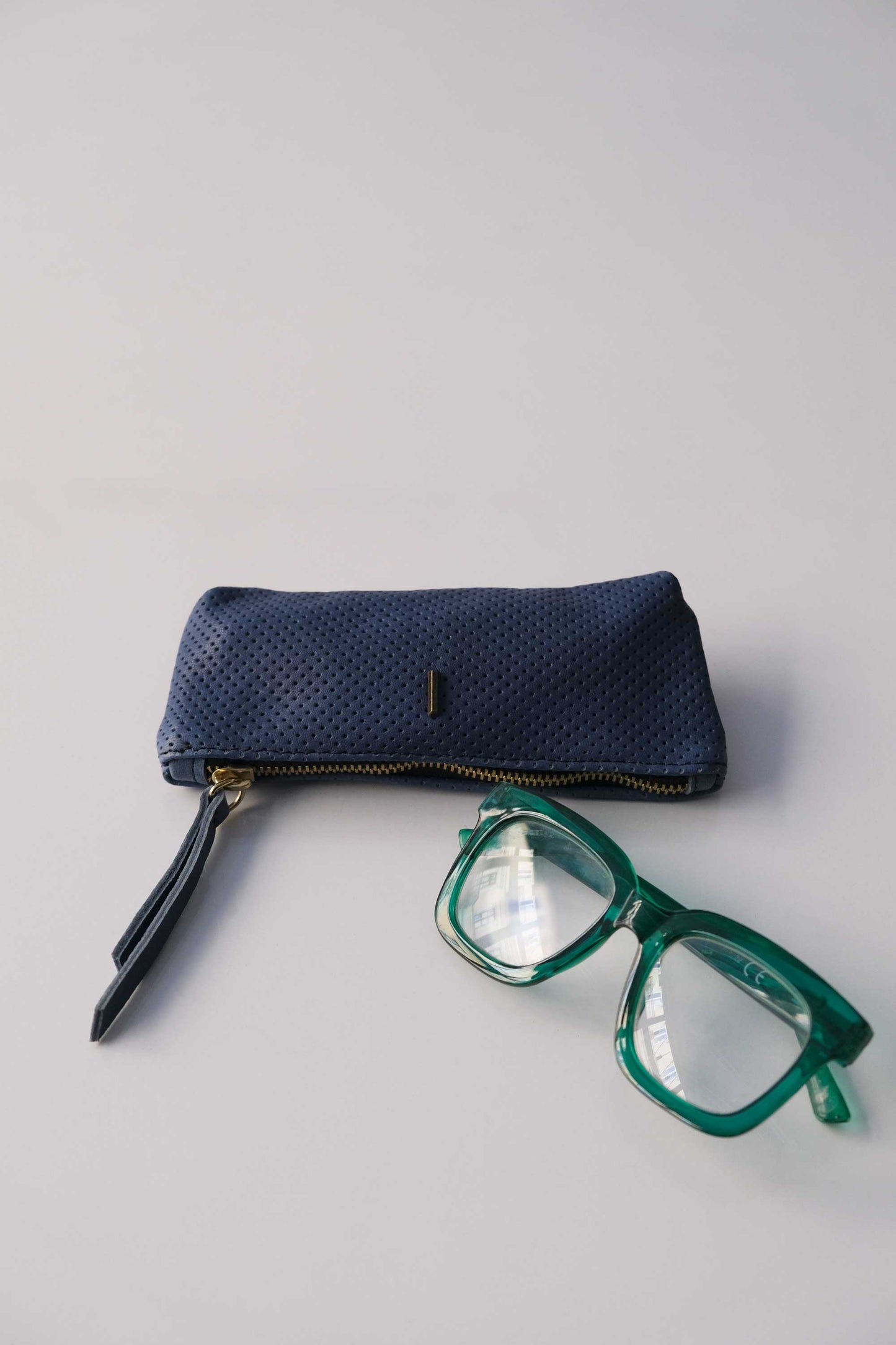 Mix nappa forata denim - Pochette sostenibile - Made in Italy -