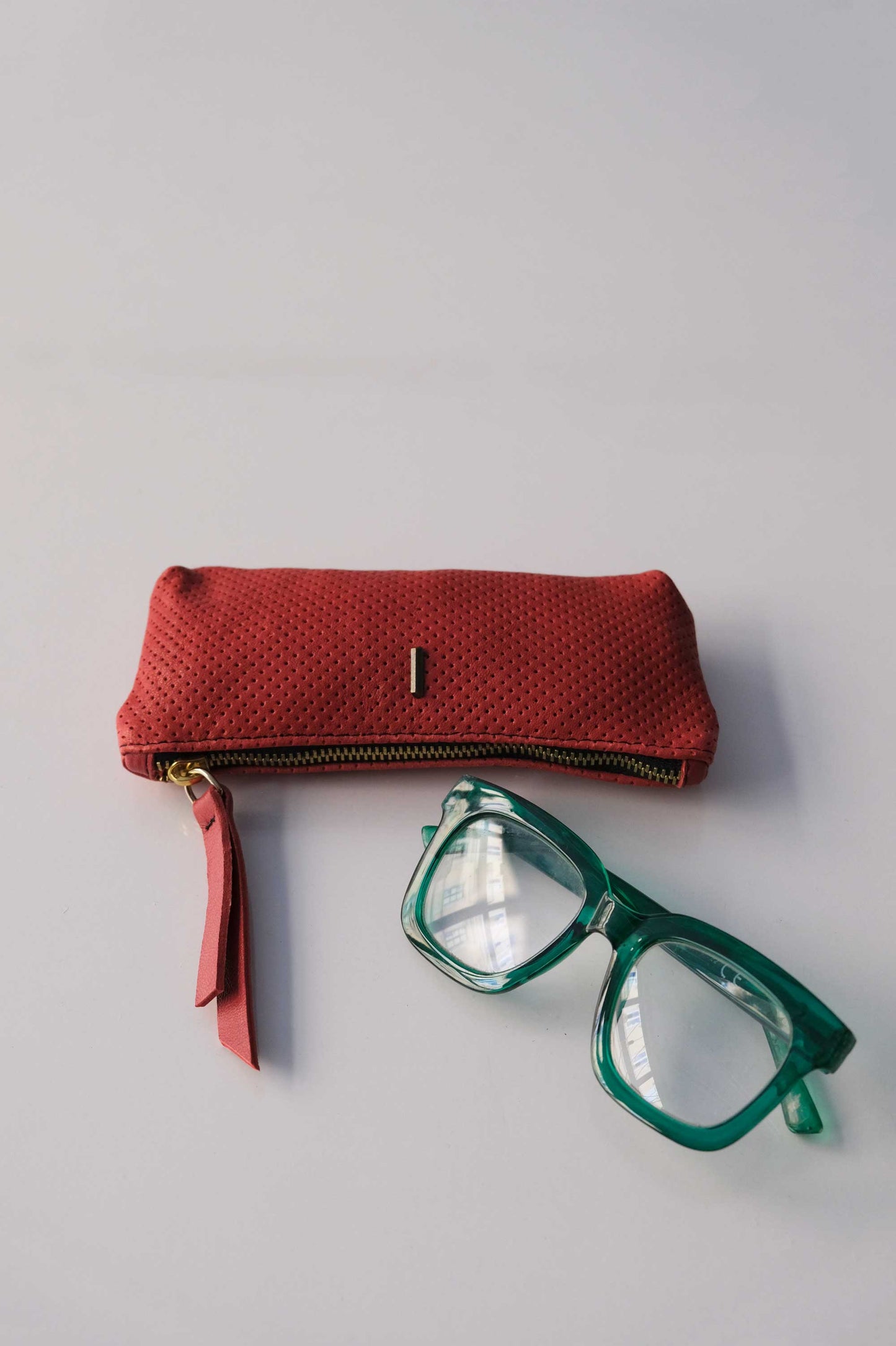 Mix nappa forata rossa - Pochette sostenibile - Made in Italy -