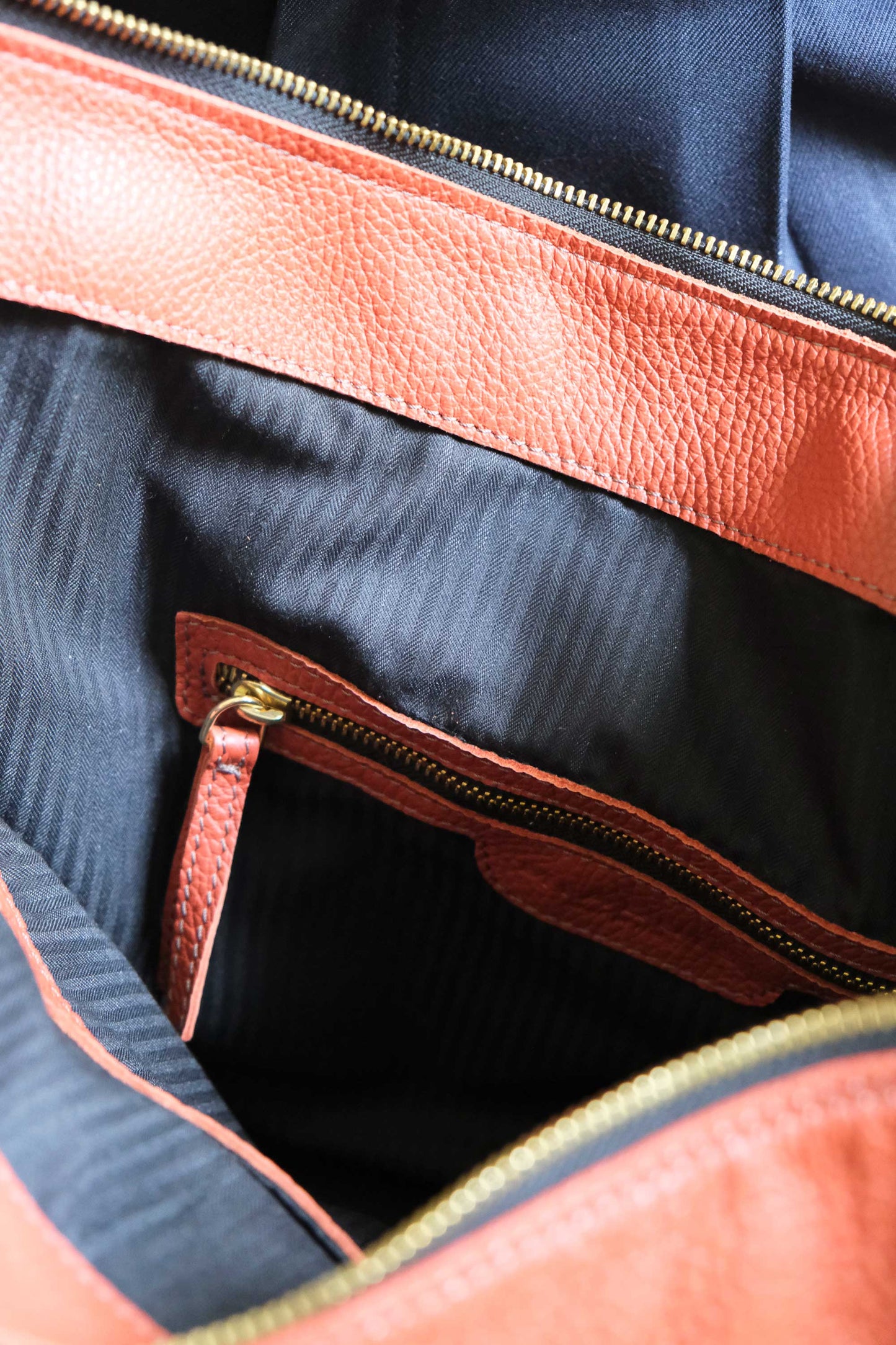 Chicca hobo bag in brick leather with natural grain