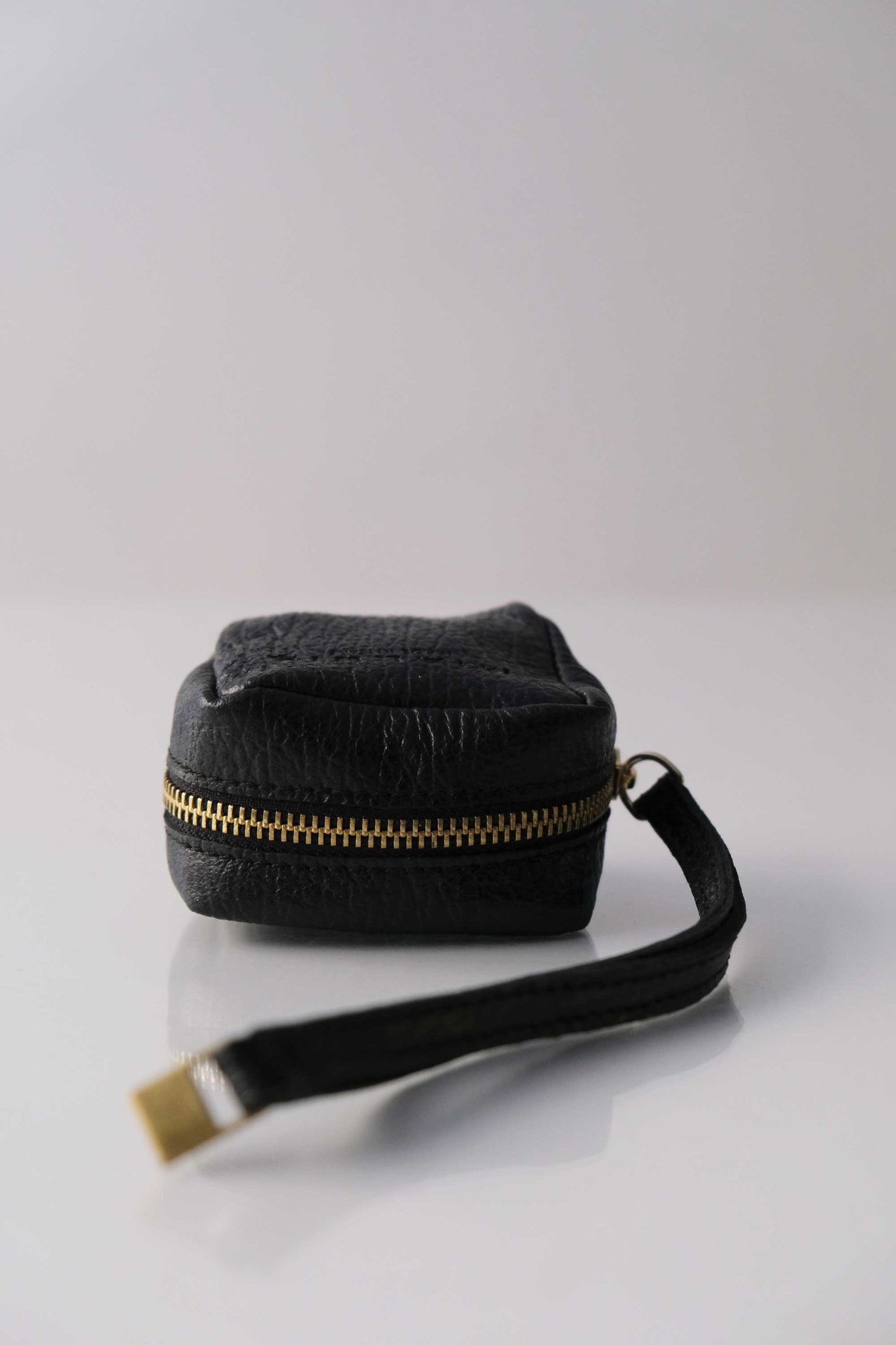 Dream box mini pochette in morbida pelle stampa shark nero - Made in Italy -