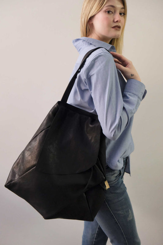 PREORDINE sconto 15% - Ferdi tote bag in nappa nera - usa il codice PREORDER15 - LA CONSEGNA E' STIMATA 30 GIORNI DALL'ORDINE- Made in Italy -