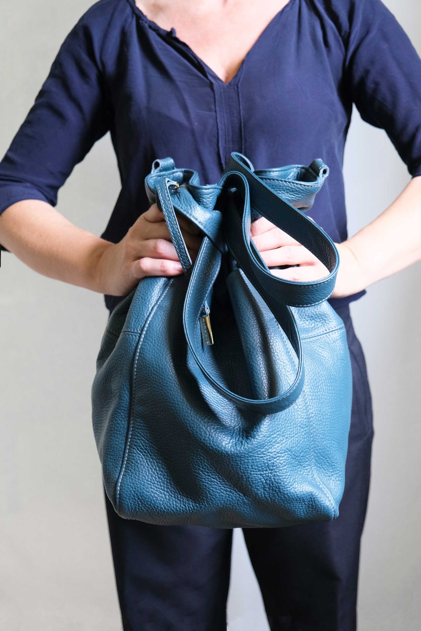 Mele tote bag in leather with natural grain